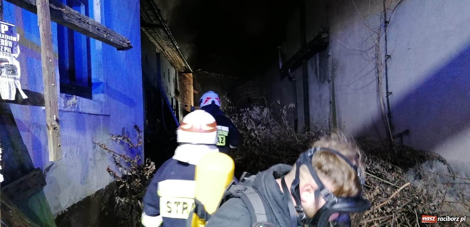 Zdjęcie w galerii na portalu naszraciborz.pl: Pożar zabudowań gospodarczych w Krzanowicach [FOTO]  wiadomości z regionu