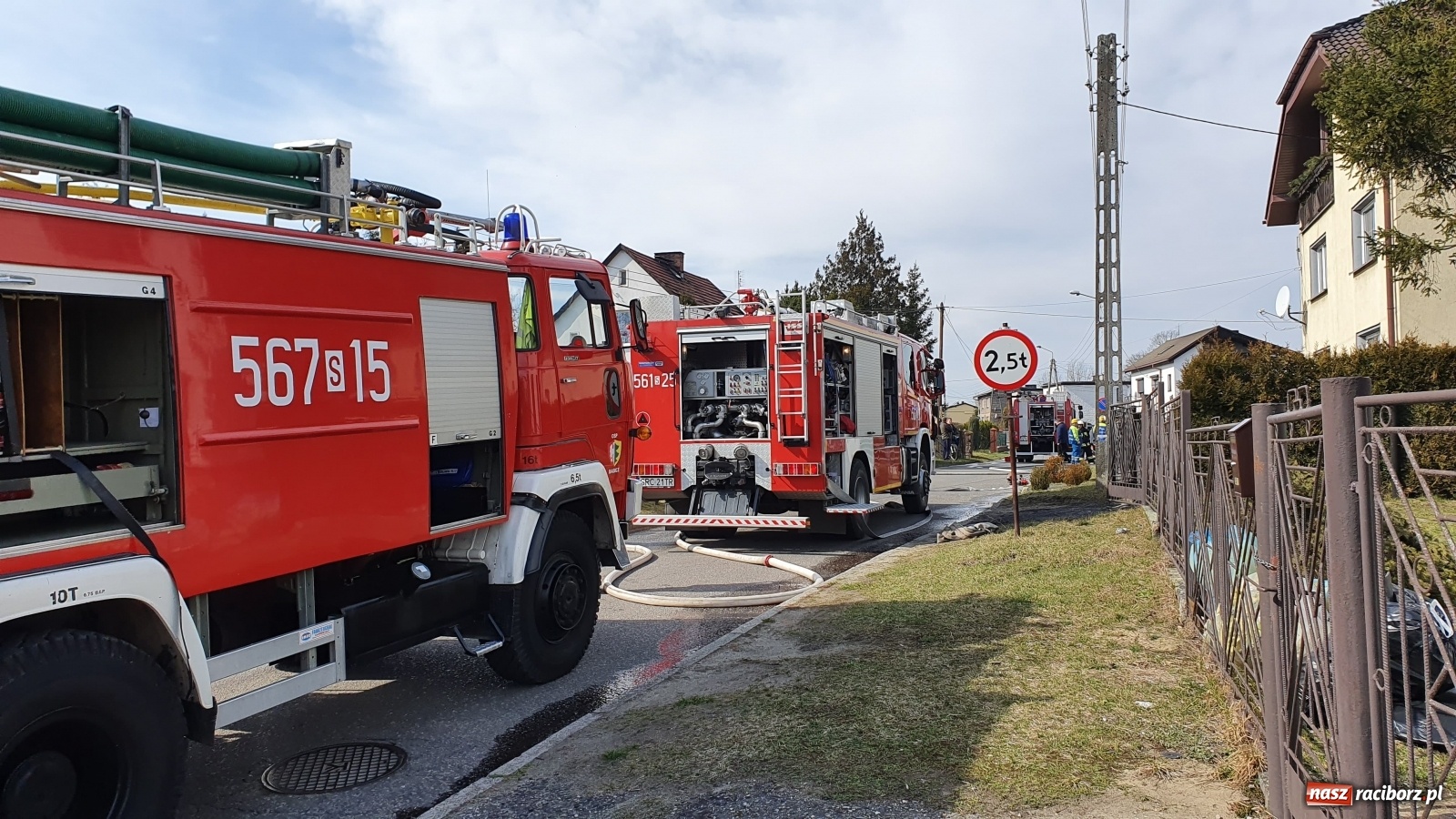 Zdjęcie w galerii na portalu naszraciborz.pl: Pożar poddasza domu w Nędzy [FOTO] wiadomości z regionu