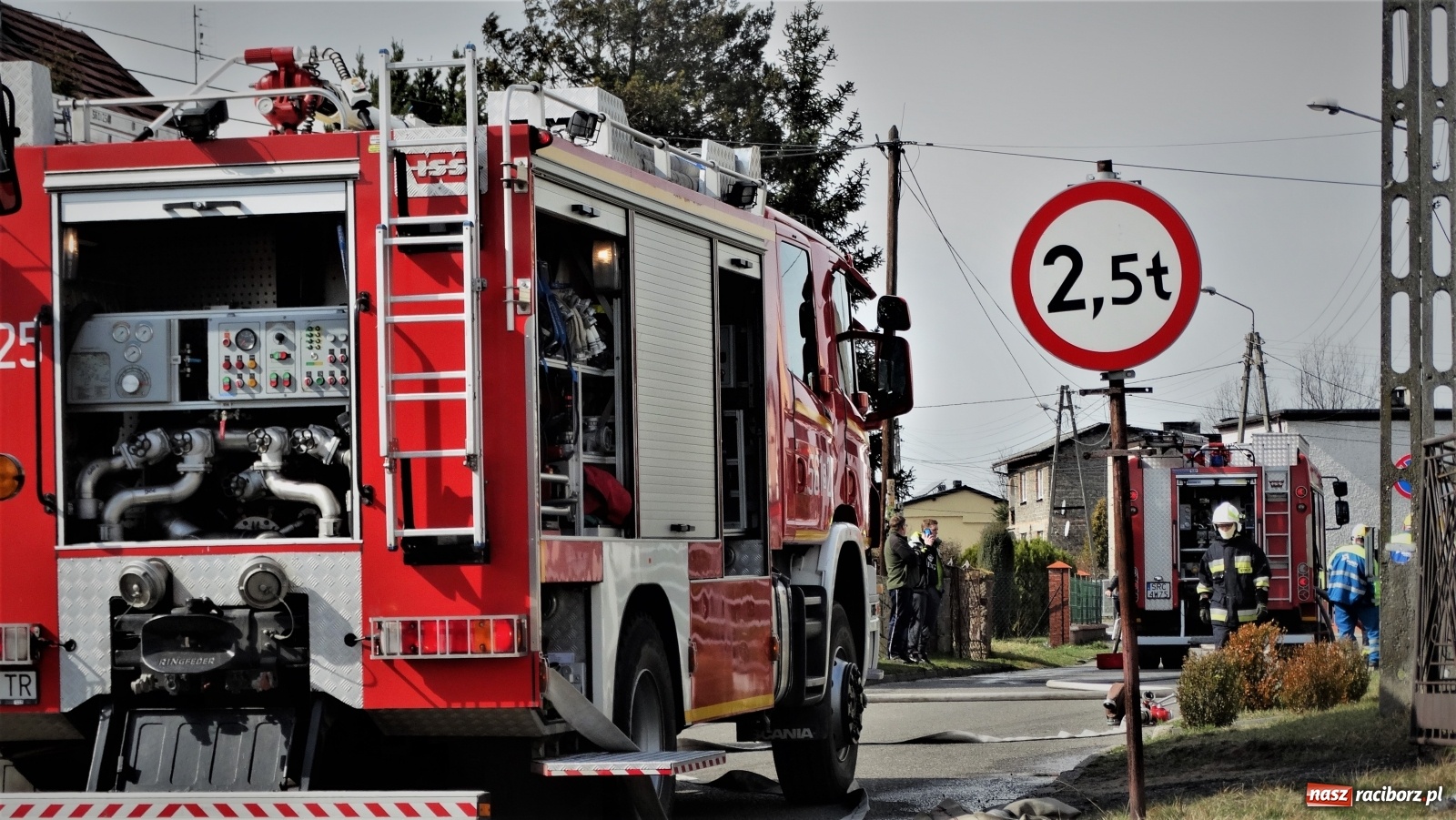 Zdjęcie w galerii na portalu naszraciborz.pl: Pożar poddasza domu w Nędzy [FOTO] wiadomości z regionu