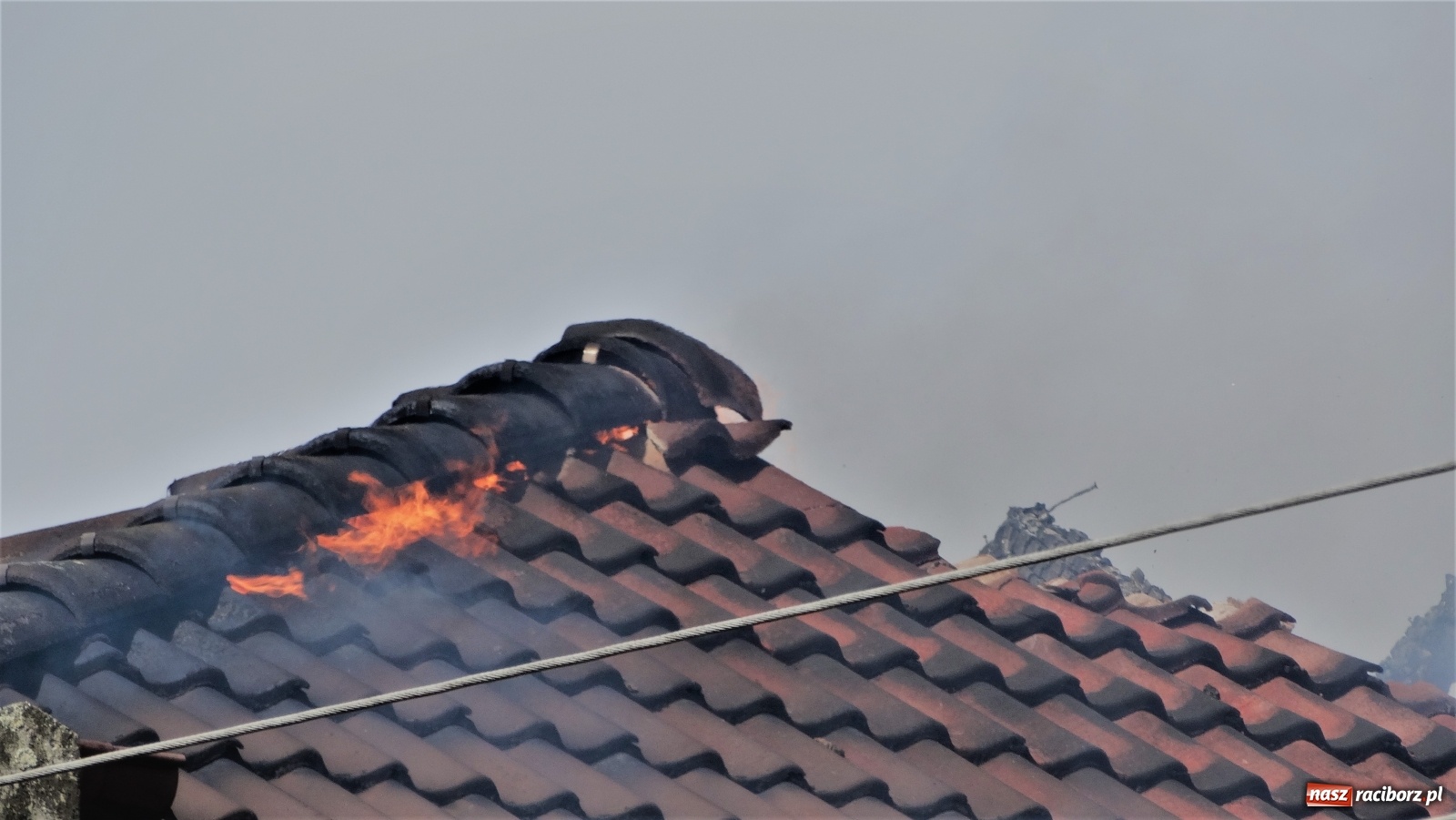 Zdjęcie w galerii na portalu naszraciborz.pl: Pożar poddasza domu w Nędzy [FOTO] wiadomości z regionu