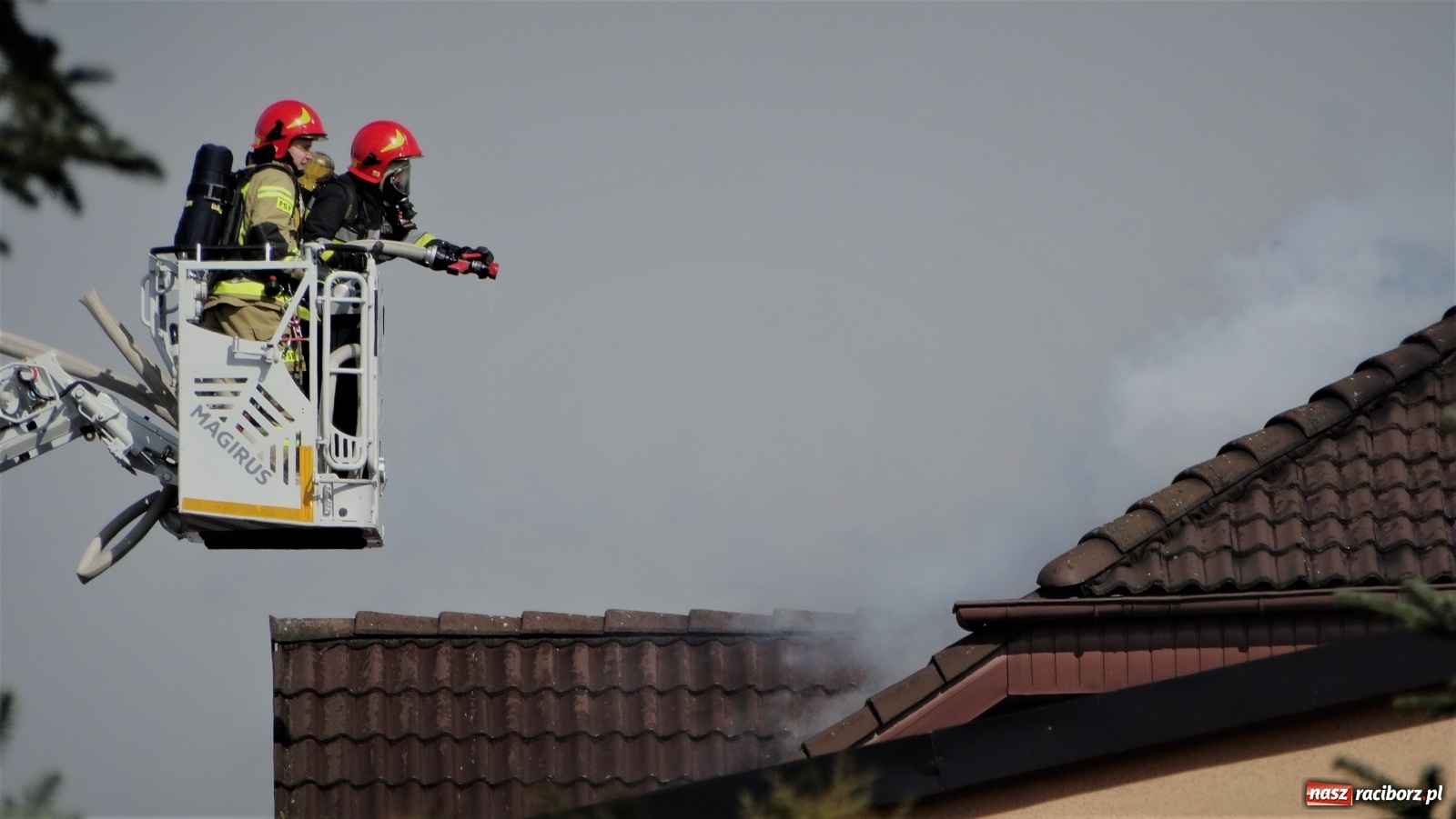 Zdjęcie w galerii na portalu naszraciborz.pl: Pożar poddasza domu w Nędzy [FOTO] wiadomości z regionu