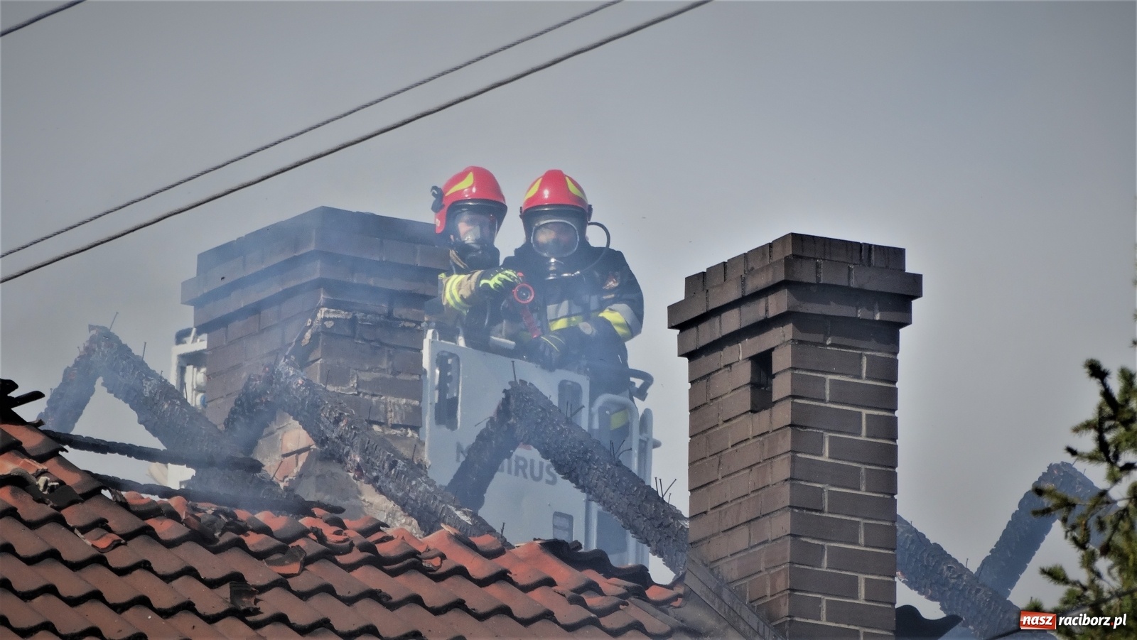 Zdjęcie w galerii na portalu naszraciborz.pl: Pożar poddasza domu w Nędzy [FOTO] wiadomości z regionu