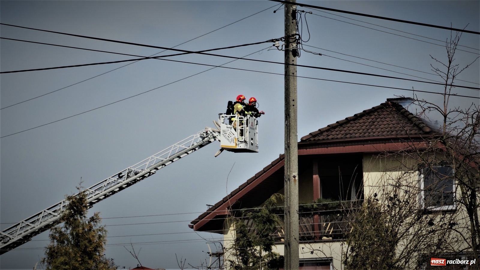 Zdjęcie w galerii na portalu naszraciborz.pl: Pożar poddasza domu w Nędzy [FOTO] wiadomości z regionu