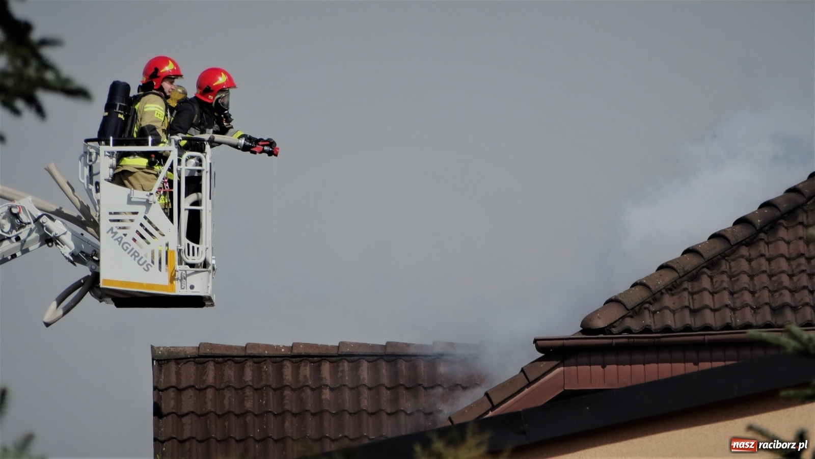 Zdjęcie w galerii na portalu naszraciborz.pl: Pożar poddasza domu w Nędzy [FOTO] wiadomości z regionu