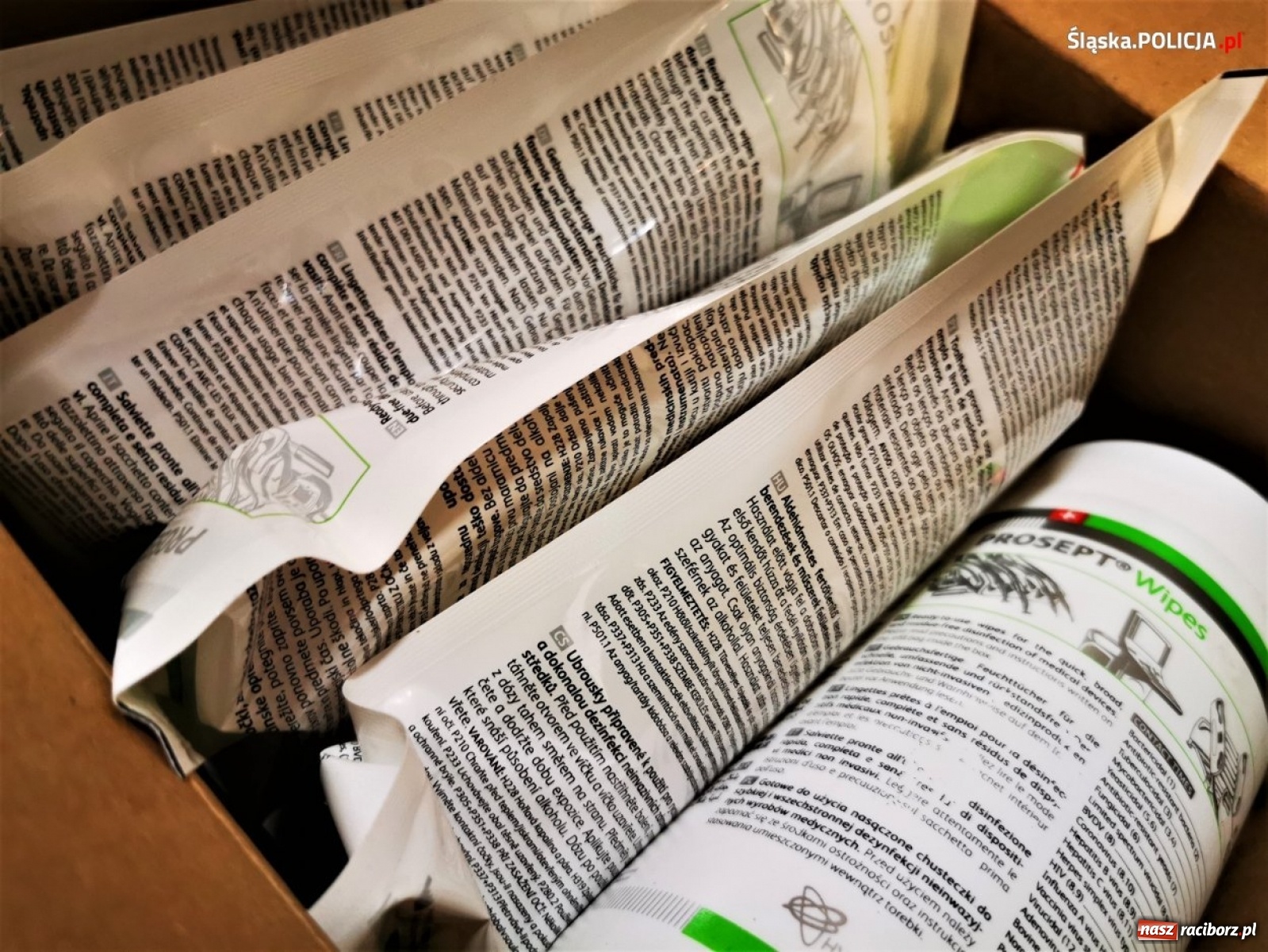 Zdjęcie w galerii na portalu naszraciborz.pl: Środki ochrony sanitarnej na bieżąco trafiają do policjantów wiadomości z regionu