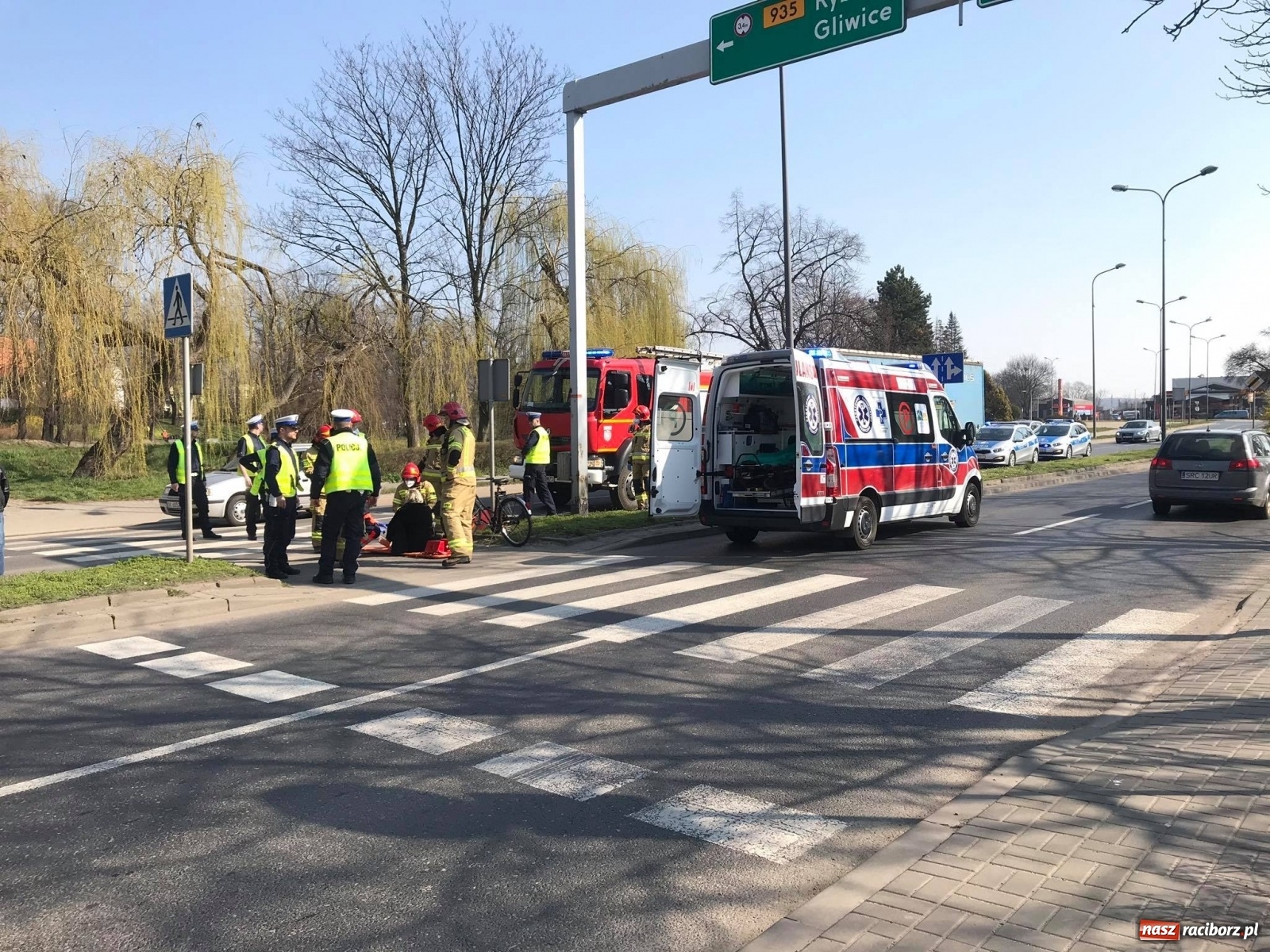 Zdjęcie w galerii na portalu naszraciborz.pl: Potrącenie pieszej na Odrostradzie [FOTO]  wiadomości z regionu