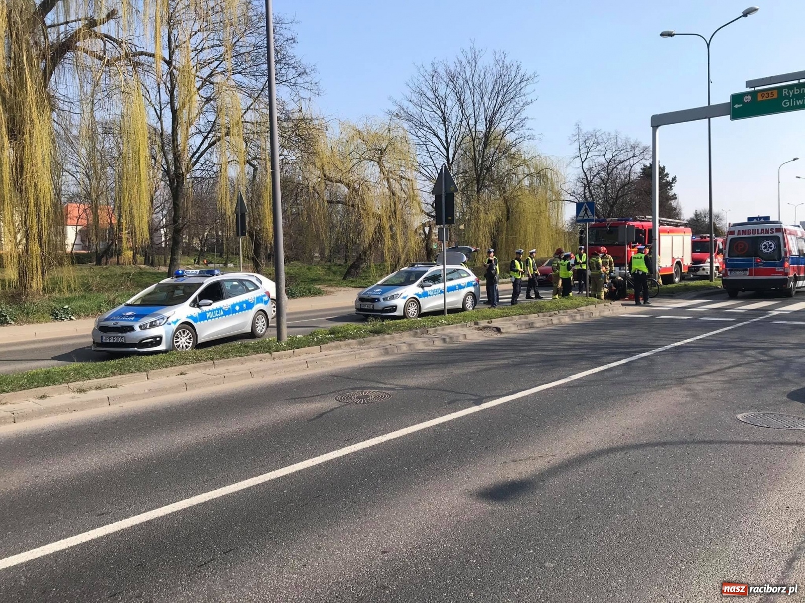 Zdjęcie w galerii na portalu naszraciborz.pl: Potrącenie pieszej na Odrostradzie [FOTO]  wiadomości z regionu