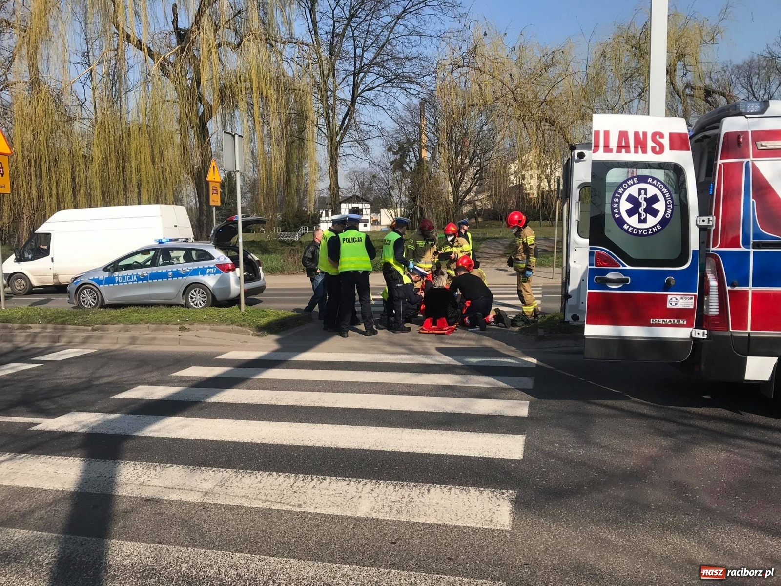 Zdjęcie w galerii na portalu naszraciborz.pl: Potrącenie pieszej na Odrostradzie [FOTO]  wiadomości z regionu