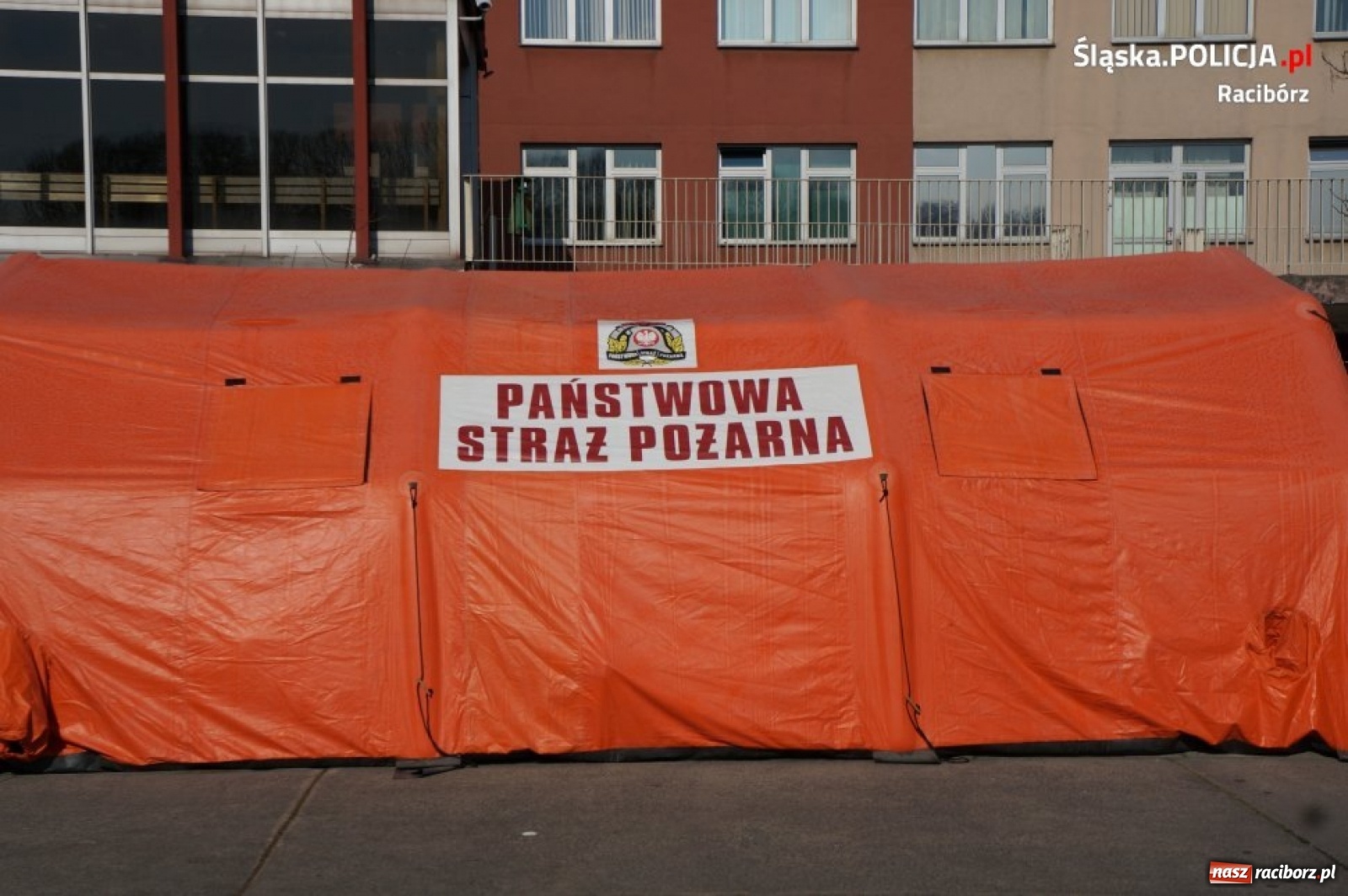 Zdjęcie w galerii na portalu naszraciborz.pl: Mundurowi połączyli siły w walce z epidemią wiadomości z regionu