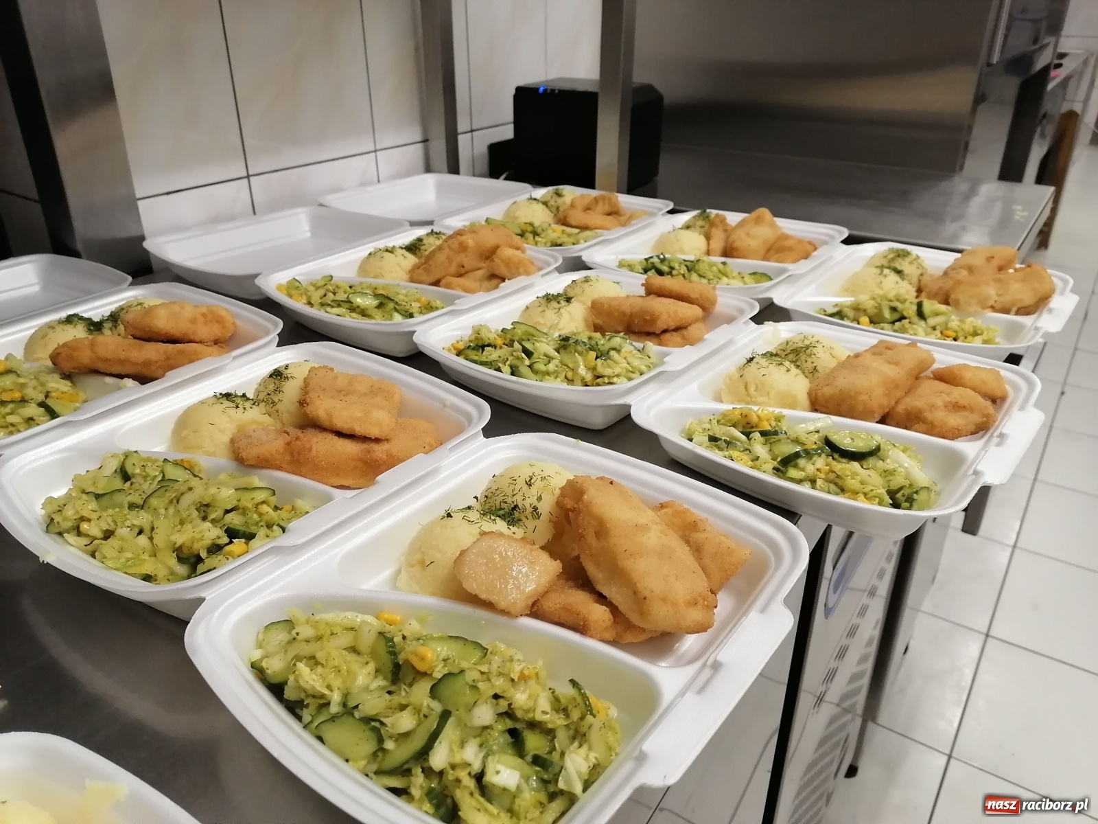 Zdjęcie w galerii na portalu naszraciborz.pl: Restauracja BraxTon wspiera akcję #posilekdlalekarzy  wiadomości z regionu