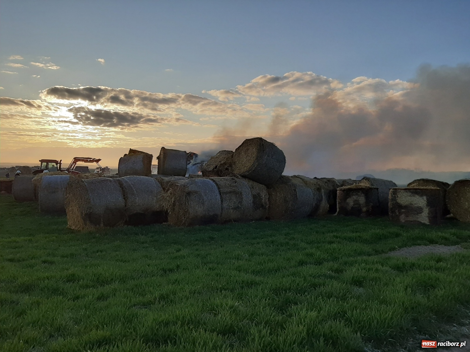 Zdjęcie w galerii na portalu naszraciborz.pl: Podpalacz wciąż grasuje. Podpalenie w Tworkowie [FOTO] wiadomości z regionu