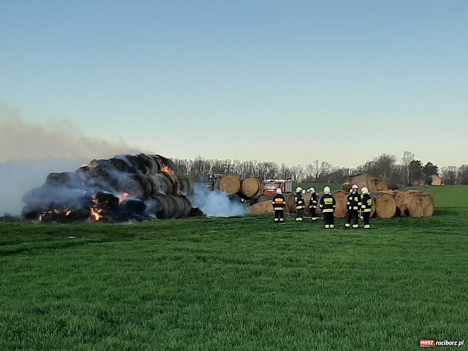 Zdjęcie w galerii na portalu naszraciborz.pl: Podpalacz wciąż grasuje. Podpalenie w Tworkowie [FOTO] wiadomości z regionu