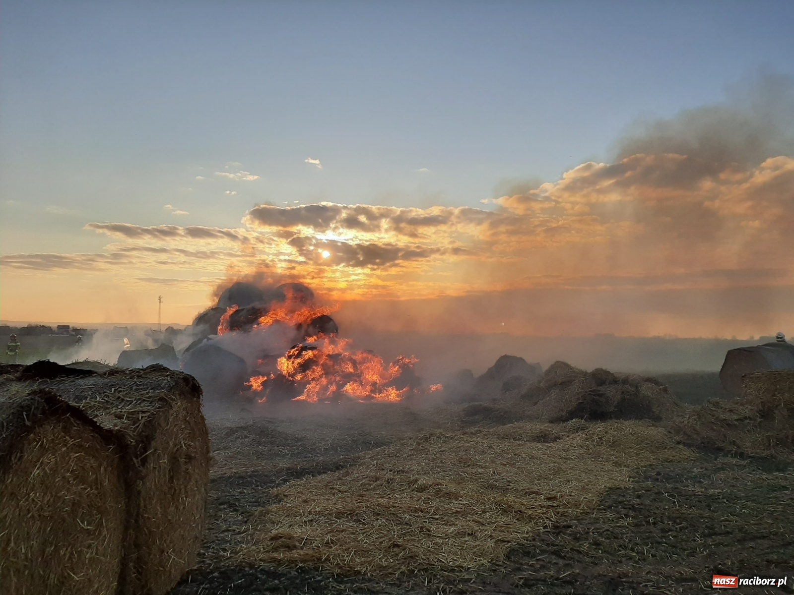 Zdjęcie w galerii na portalu naszraciborz.pl: Podpalacz wciąż grasuje. Podpalenie w Tworkowie [FOTO] wiadomości z regionu