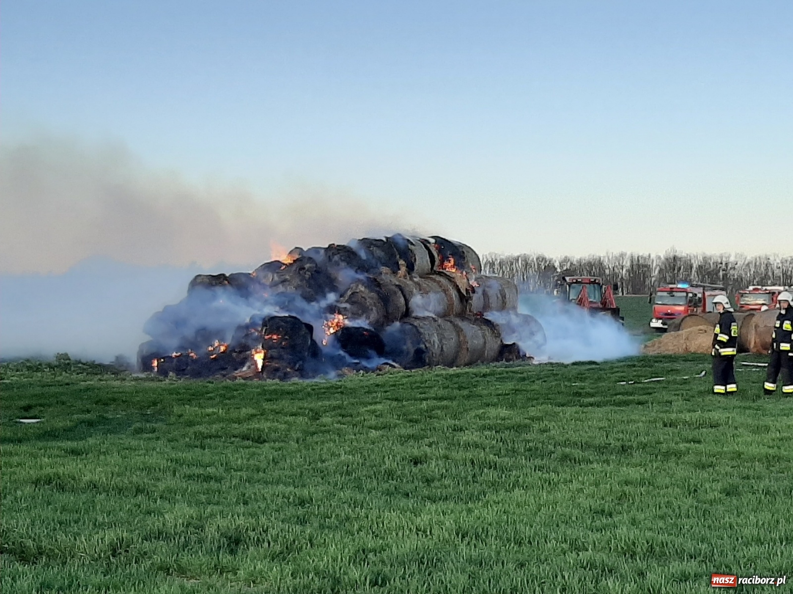 Zdjęcie w galerii na portalu naszraciborz.pl: Podpalacz wciąż grasuje. Podpalenie w Tworkowie [FOTO] wiadomości z regionu