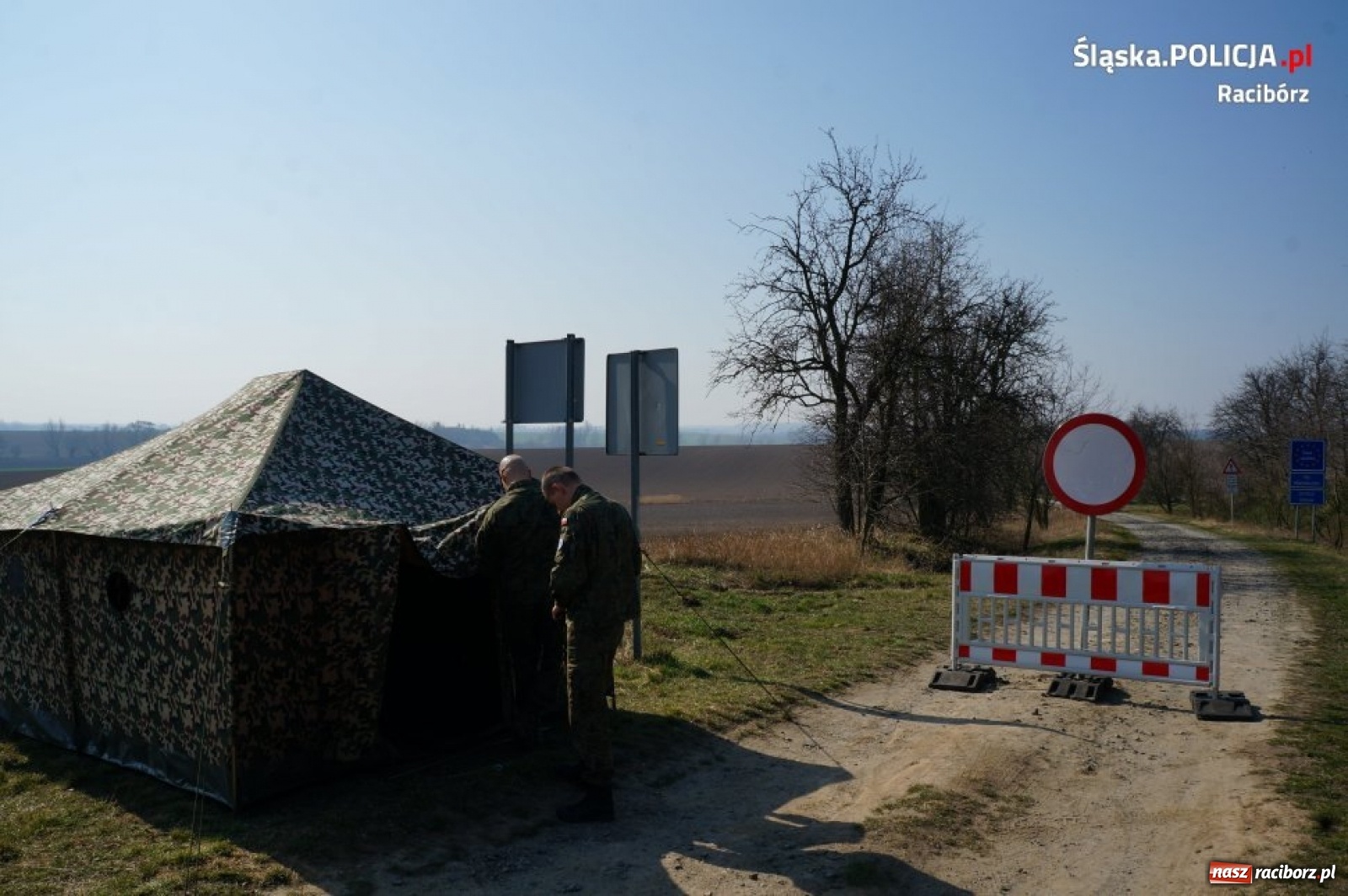 Zdjęcie w galerii na portalu naszraciborz.pl: Czerwone berety z Gliwic skierowano pod Racibórz [FOTO] wiadomości z regionu