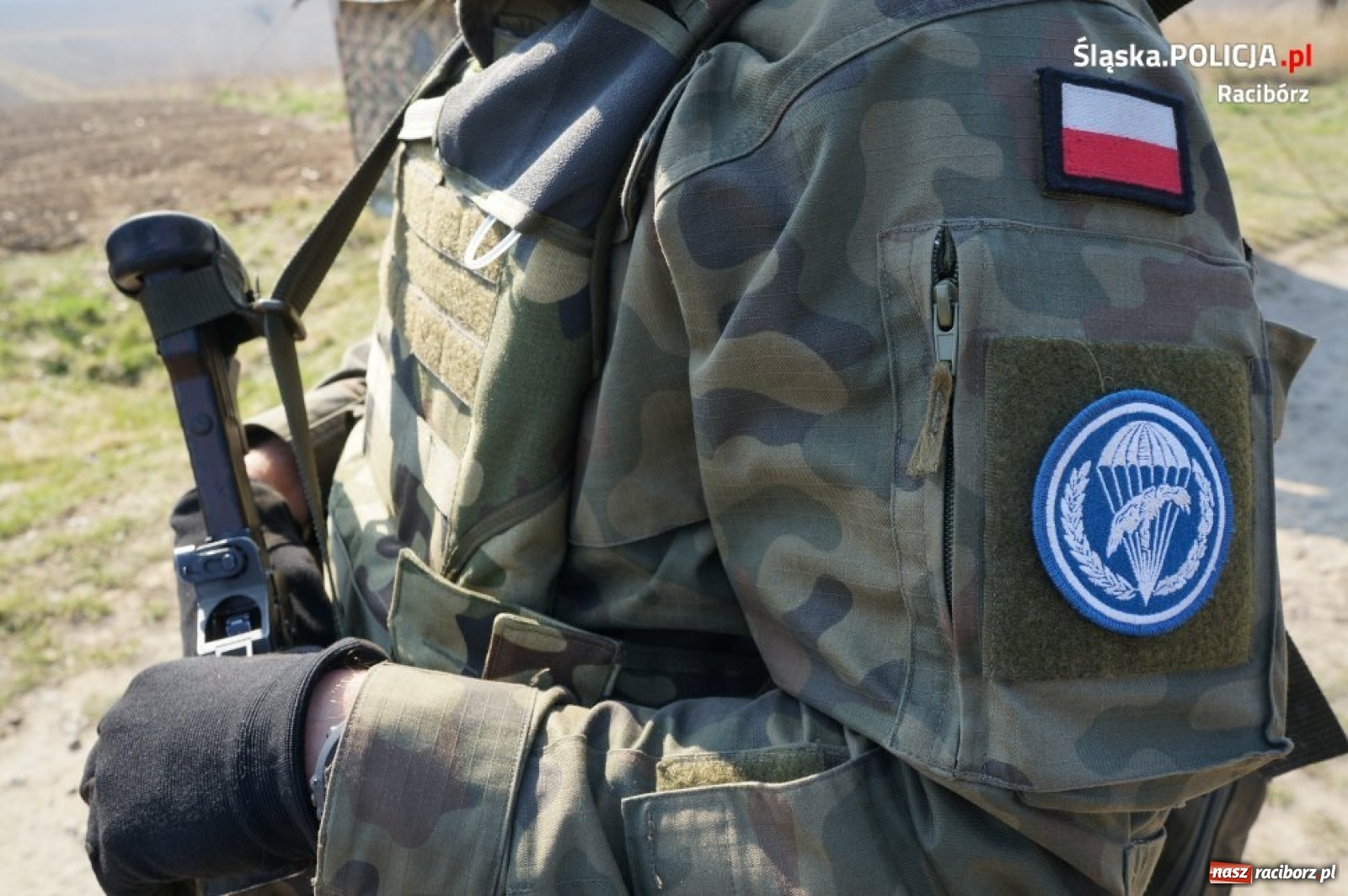 Zdjęcie w galerii na portalu naszraciborz.pl: Czerwone berety z Gliwic skierowano pod Racibórz [FOTO] wiadomości z regionu