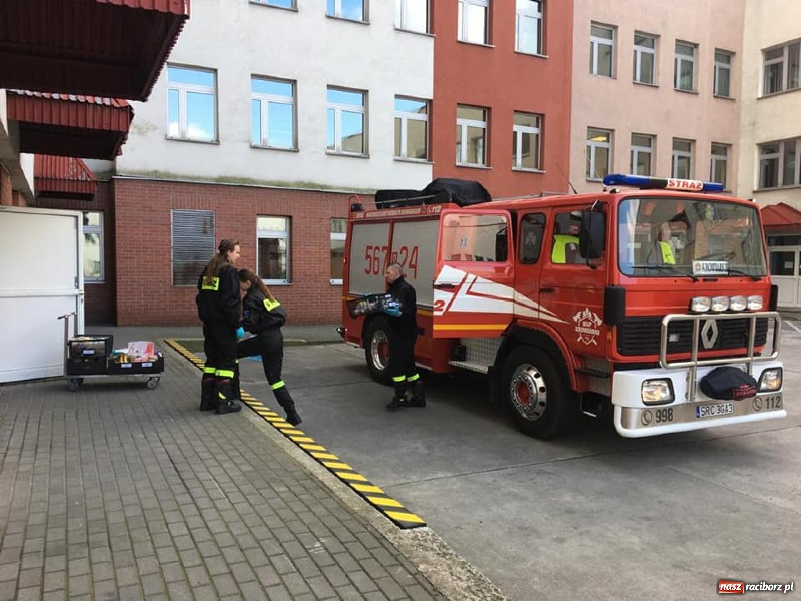 Zdjęcie w galerii na portalu naszraciborz.pl: Strażacy OSP Krowiarki wsparli medyków z Raciborza  wiadomości z regionu