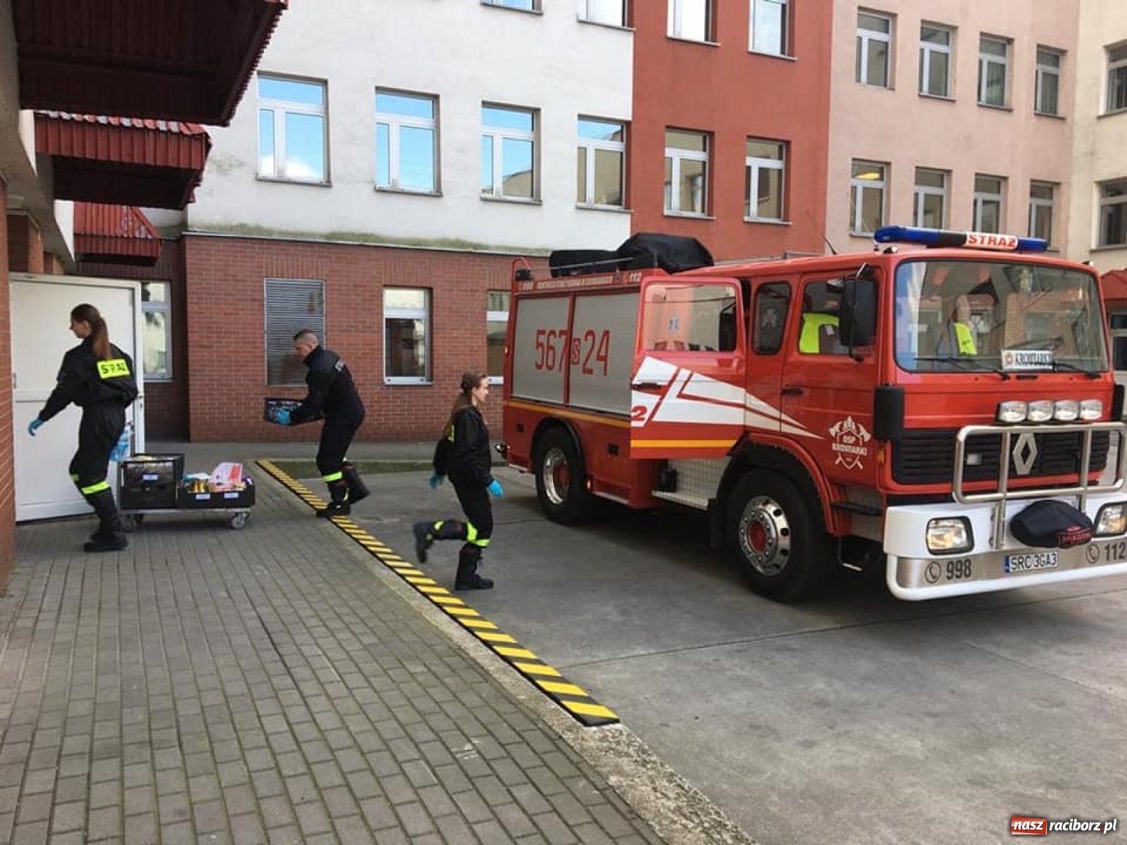 Zdjęcie w galerii na portalu naszraciborz.pl: Strażacy OSP Krowiarki wsparli medyków z Raciborza  wiadomości z regionu