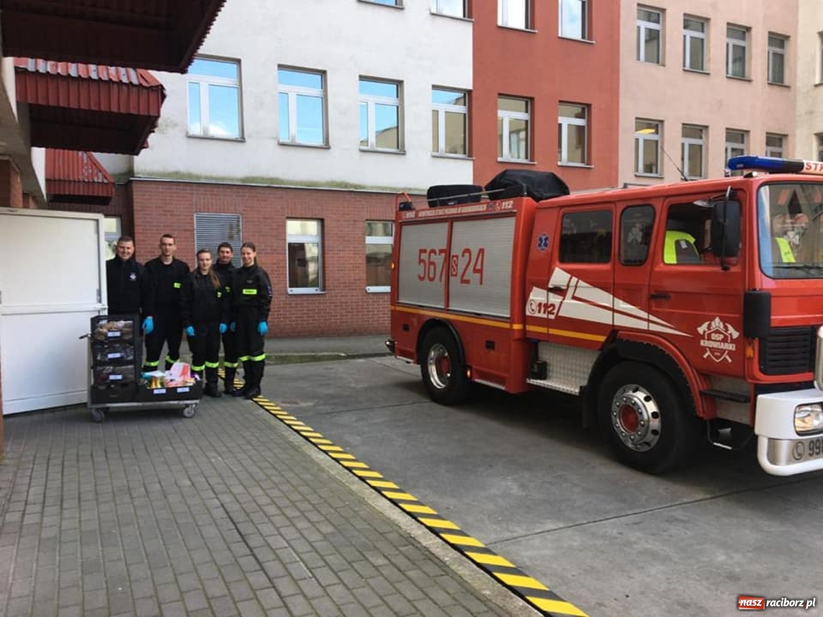 Zdjęcie w galerii na portalu naszraciborz.pl: Strażacy OSP Krowiarki wsparli medyków z Raciborza  wiadomości z regionu