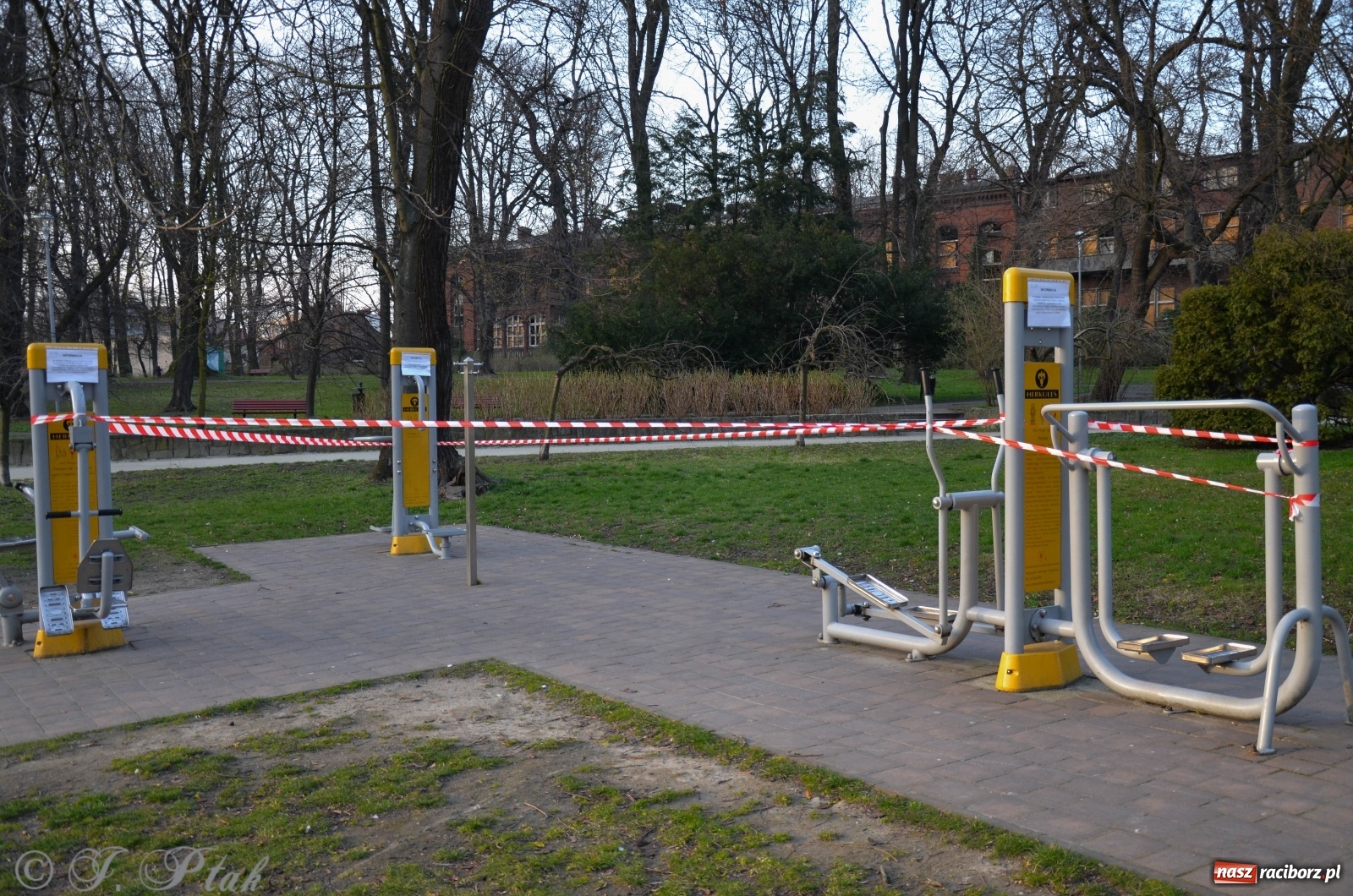 Zdjęcie w galerii na portalu naszraciborz.pl: Racibórz - miasto w bezruchu [FOTO]  wiadomości z regionu