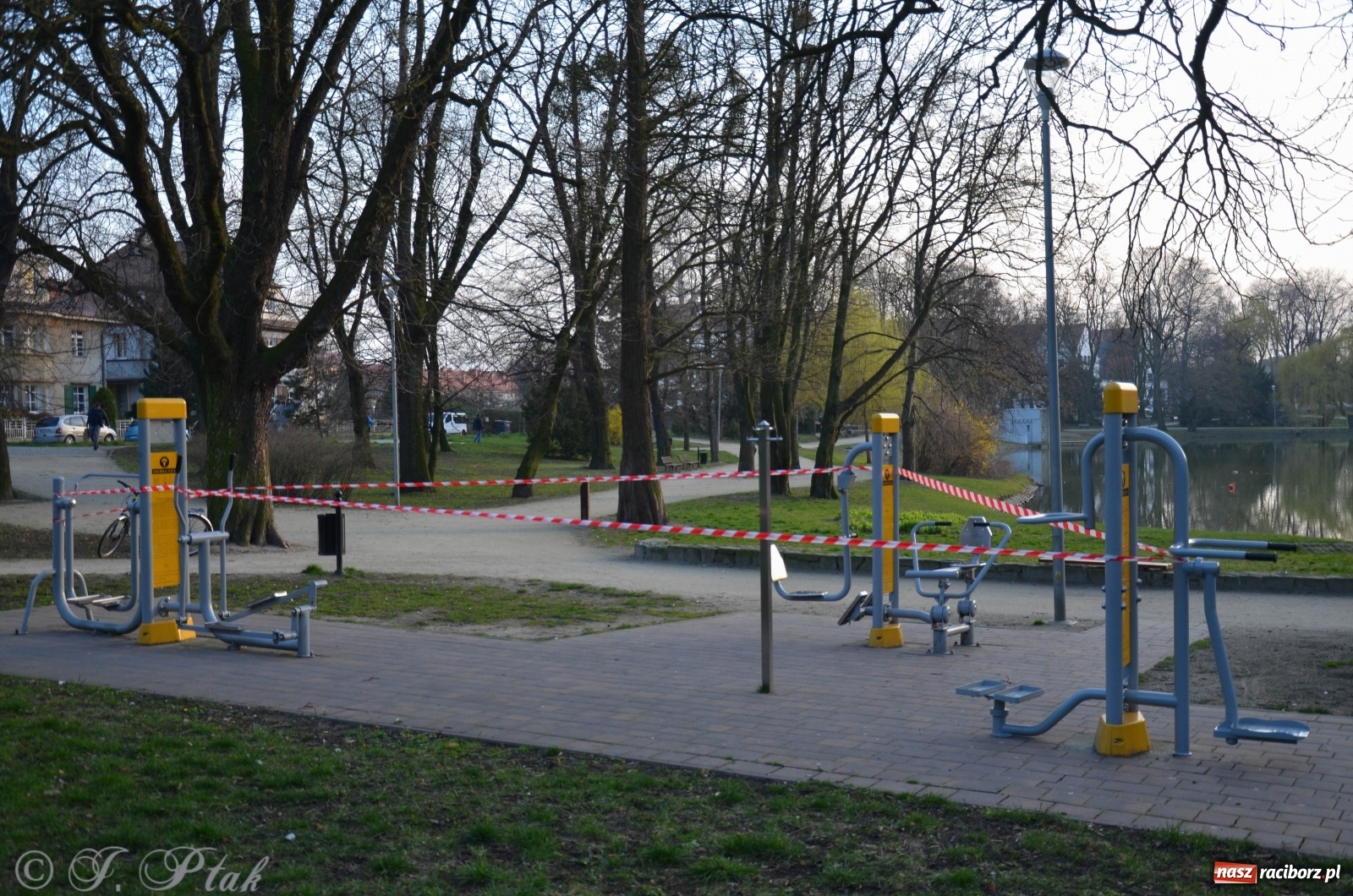 Zdjęcie w galerii na portalu naszraciborz.pl: Racibórz - miasto w bezruchu [FOTO]  wiadomości z regionu