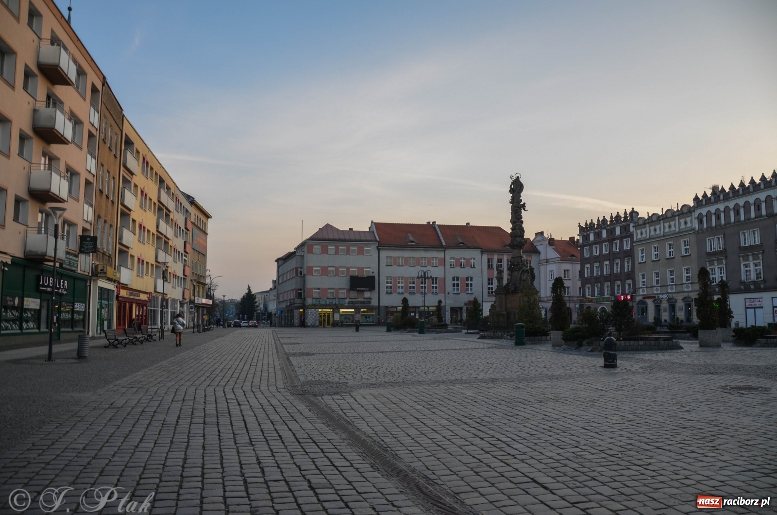 Zdjęcie w galerii na portalu naszraciborz.pl: Racibórz - miasto w bezruchu [FOTO]  wiadomości z regionu