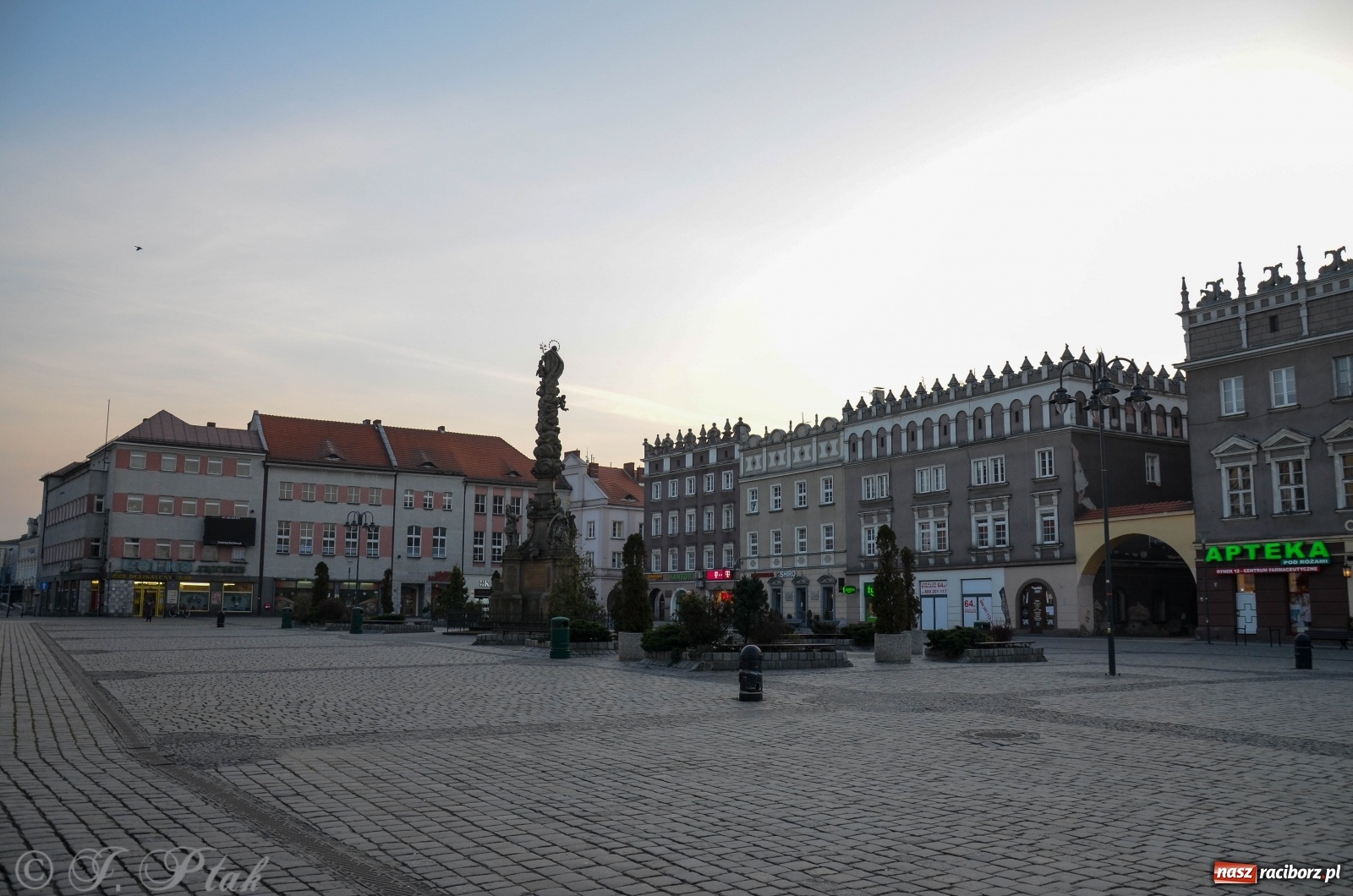 Zdjęcie w galerii na portalu naszraciborz.pl: Racibórz - miasto w bezruchu [FOTO]  wiadomości z regionu