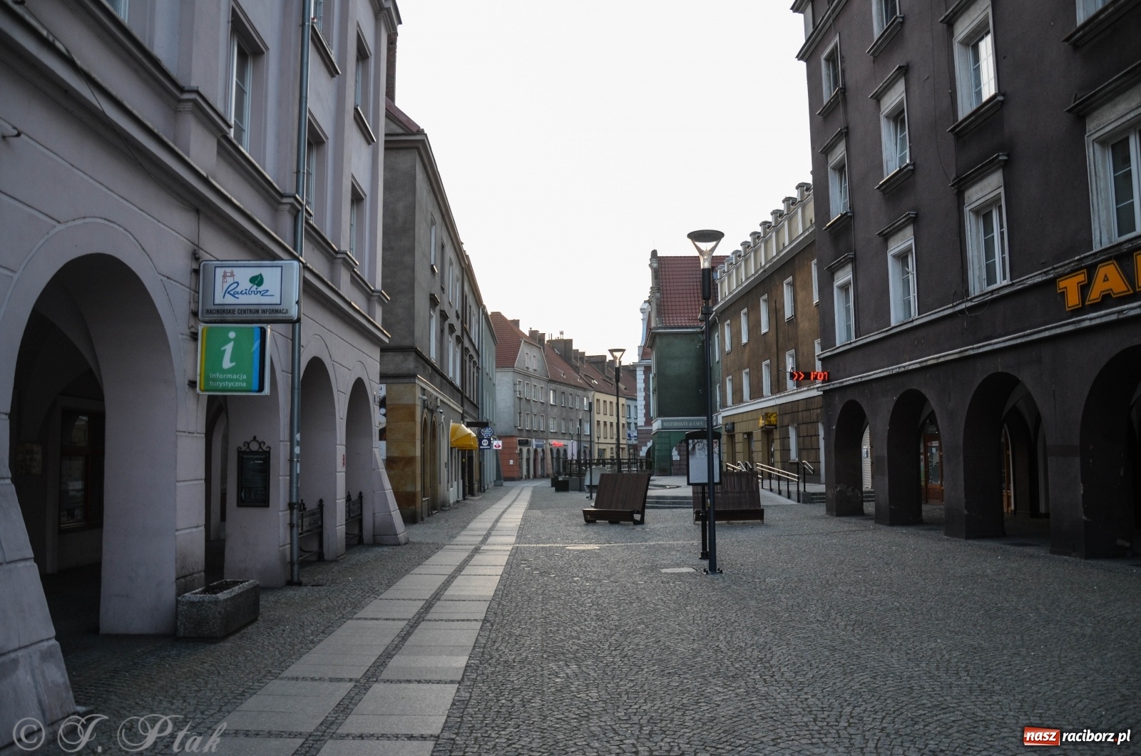Zdjęcie w galerii na portalu naszraciborz.pl: Racibórz - miasto w bezruchu [FOTO]  wiadomości z regionu
