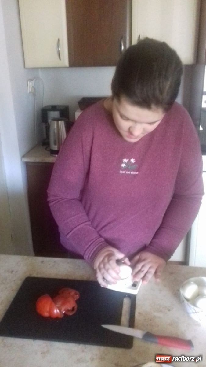 Zdjęcie w galerii na portalu naszraciborz.pl: Uczniowie ZSS radzą sobie z nauczaniem zdalnym wiadomości z regionu