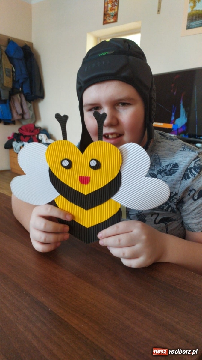 Zdjęcie w galerii na portalu naszraciborz.pl: Uczniowie ZSS radzą sobie z nauczaniem zdalnym wiadomości z regionu