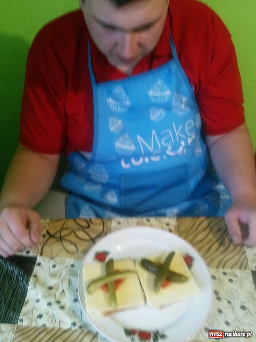 Zdjęcie w galerii na portalu naszraciborz.pl: Uczniowie ZSS radzą sobie z nauczaniem zdalnym wiadomości z regionu