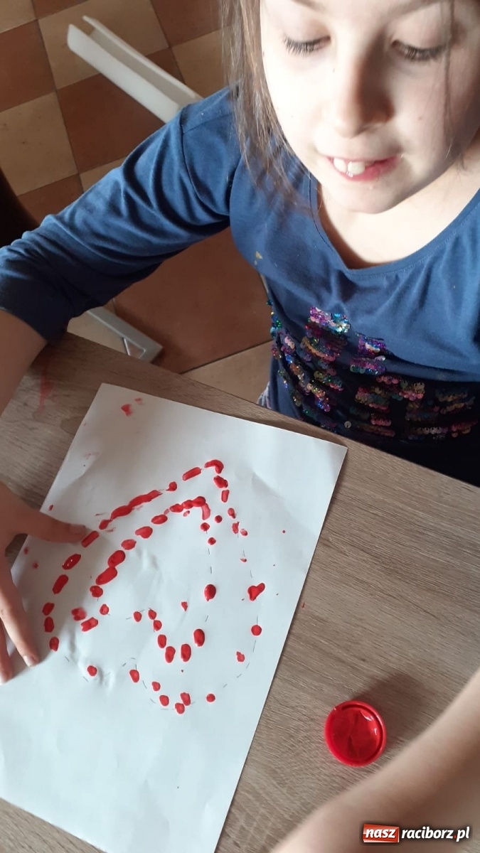 Zdjęcie w galerii na portalu naszraciborz.pl: Uczniowie ZSS radzą sobie z nauczaniem zdalnym wiadomości z regionu