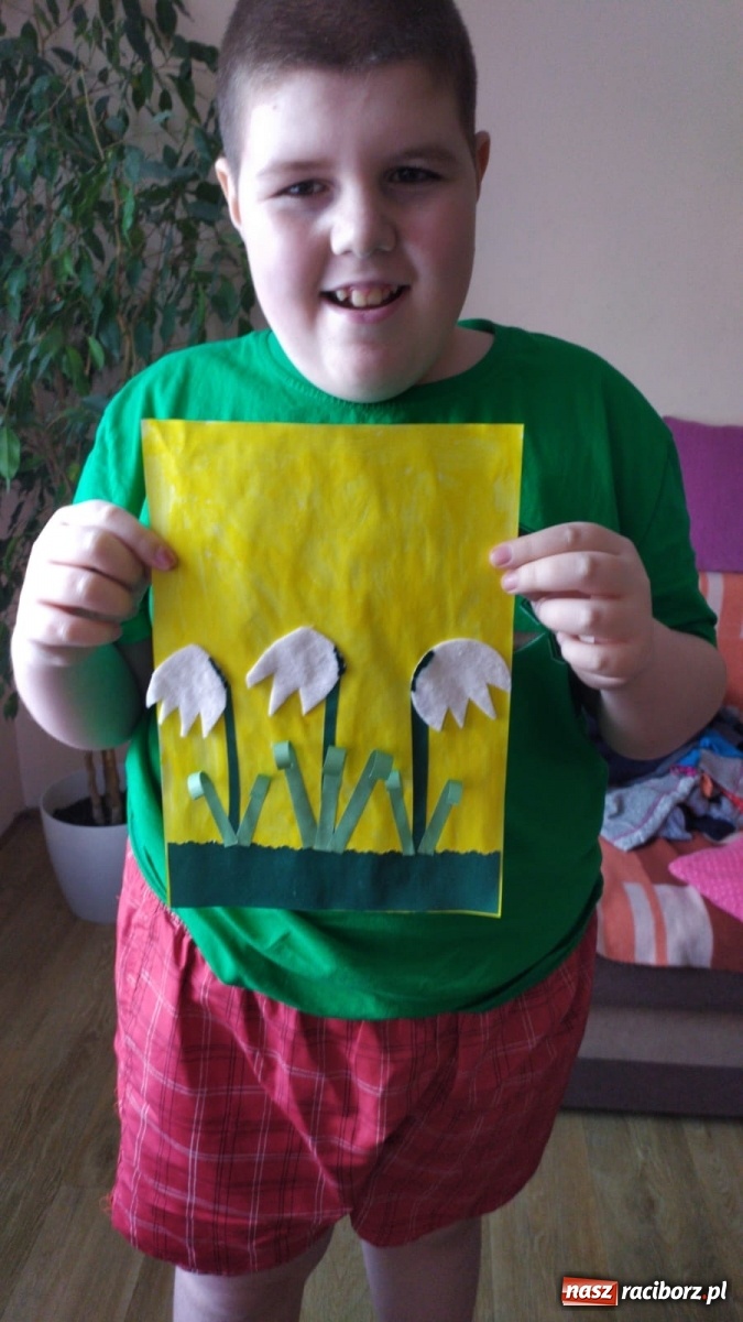 Zdjęcie w galerii na portalu naszraciborz.pl: Uczniowie ZSS radzą sobie z nauczaniem zdalnym wiadomości z regionu