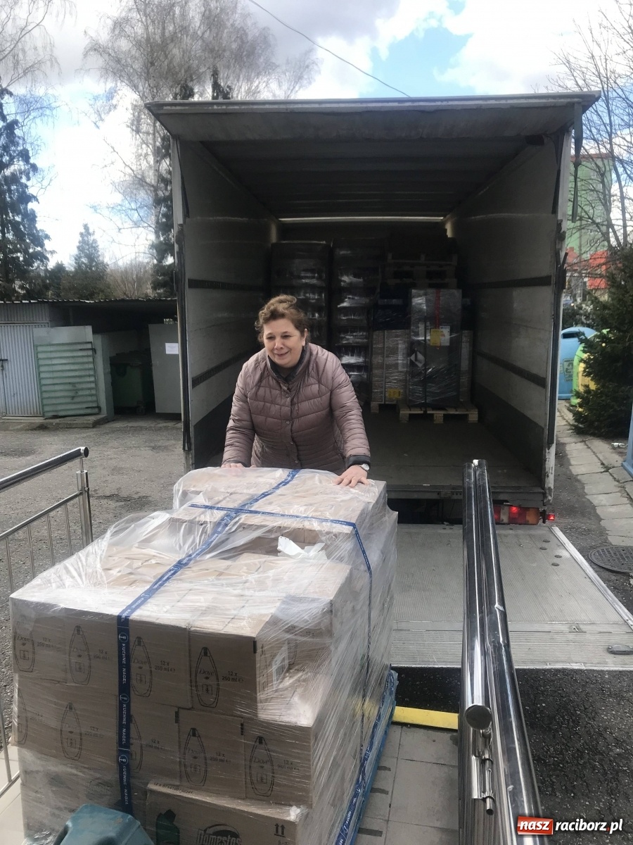 Zdjęcie w galerii na portalu naszraciborz.pl: Dary dla raciborskiego szpitala  wiadomości z regionu