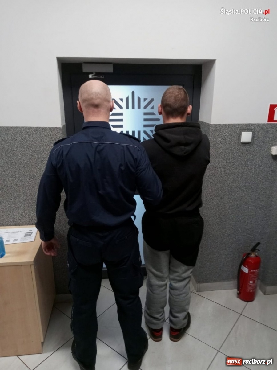 Zdjęcie w galerii na portalu naszraciborz.pl: Trzech nieletnich włamało się do samochodów  wiadomości z regionu