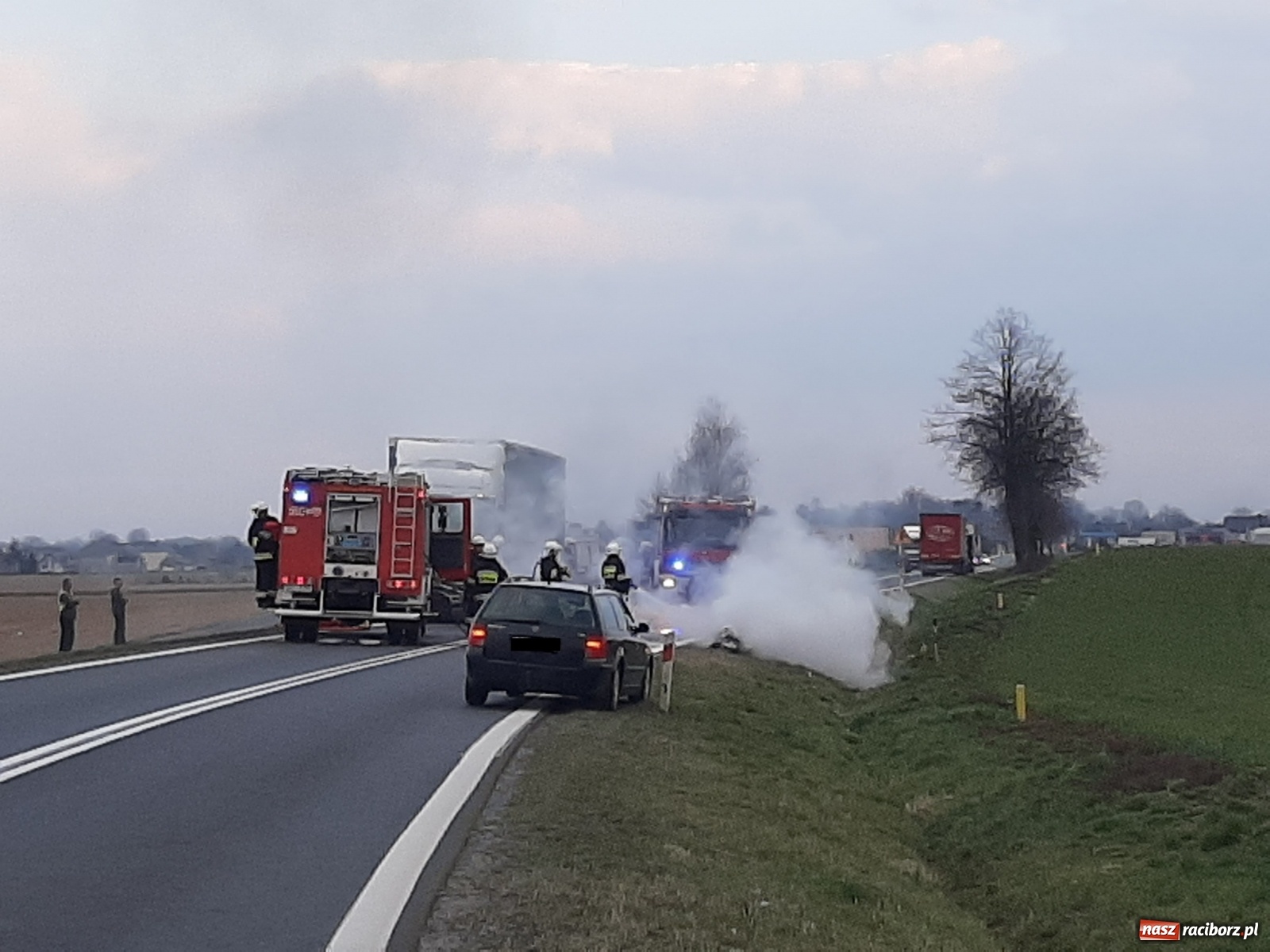 Zdjęcie w galerii na portalu naszraciborz.pl: Raport 998. Tragedia na DK 45. Seria pożarów traw w powiecie wiadomości z regionu