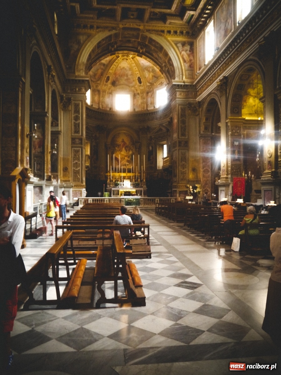 Zdjęcie w galerii na portalu naszraciborz.pl: Papież pielgrzymował do kościoła św. Marcelego - patrona Raciborza wiadomości z regionu