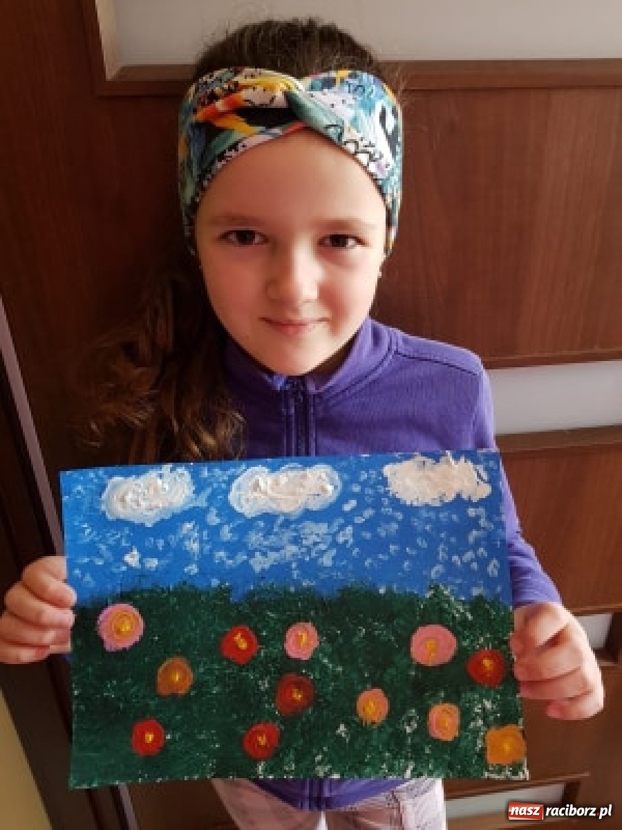 Zdjęcie w galerii na portalu naszraciborz.pl: MDK prowadzi zajęcia w formule zdalnej wiadomości z regionu