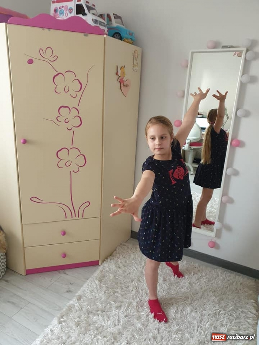 Zdjęcie w galerii na portalu naszraciborz.pl: MDK prowadzi zajęcia w formule zdalnej wiadomości z regionu