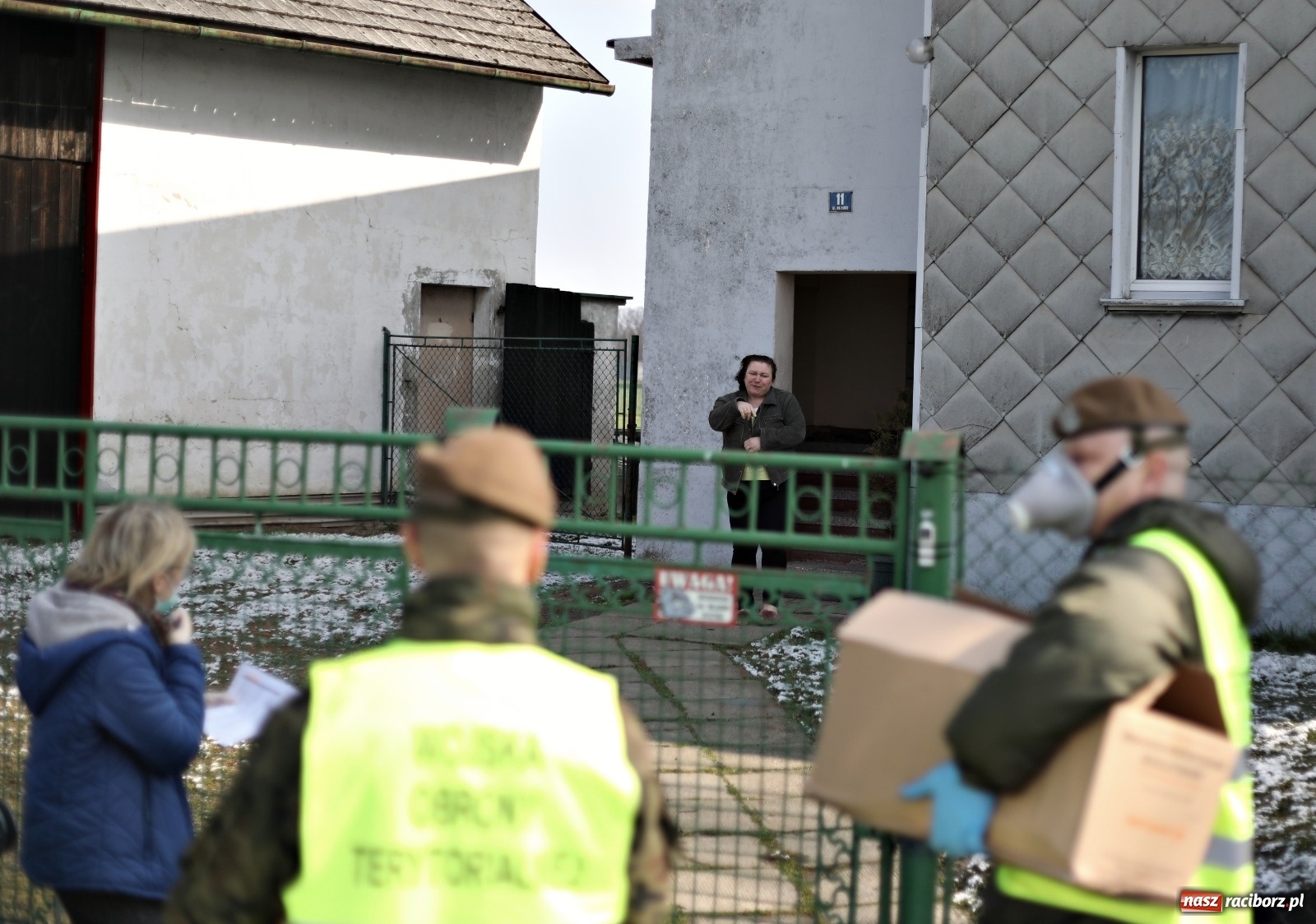 Zdjęcie w galerii na portalu naszraciborz.pl: Śląscy terytorialsi rozwieźli już blisko siedem ton żywności wiadomości z regionu