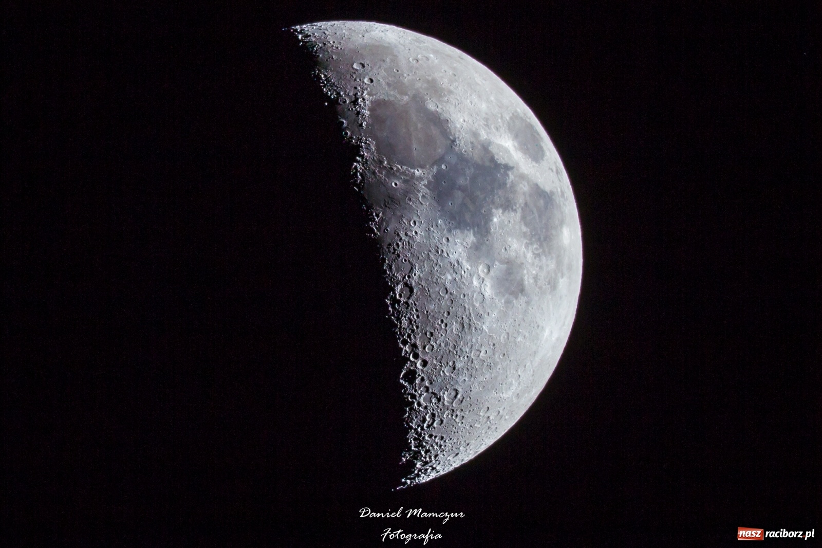 Zdjęcie w galerii na portalu naszraciborz.pl: Takie widoki z balkonu na Ostrogu. Dziś pełnia różowego Księżyca [FOTO i WIDEO] wiadomości z regionu