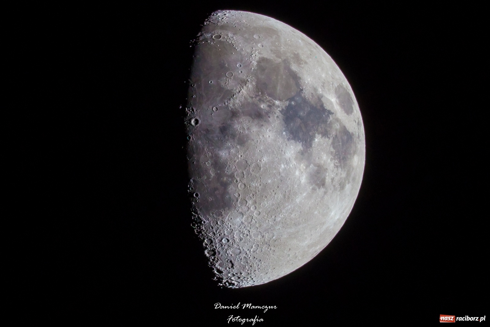 Zdjęcie w galerii na portalu naszraciborz.pl: Takie widoki z balkonu na Ostrogu. Dziś pełnia różowego Księżyca [FOTO i WIDEO] wiadomości z regionu