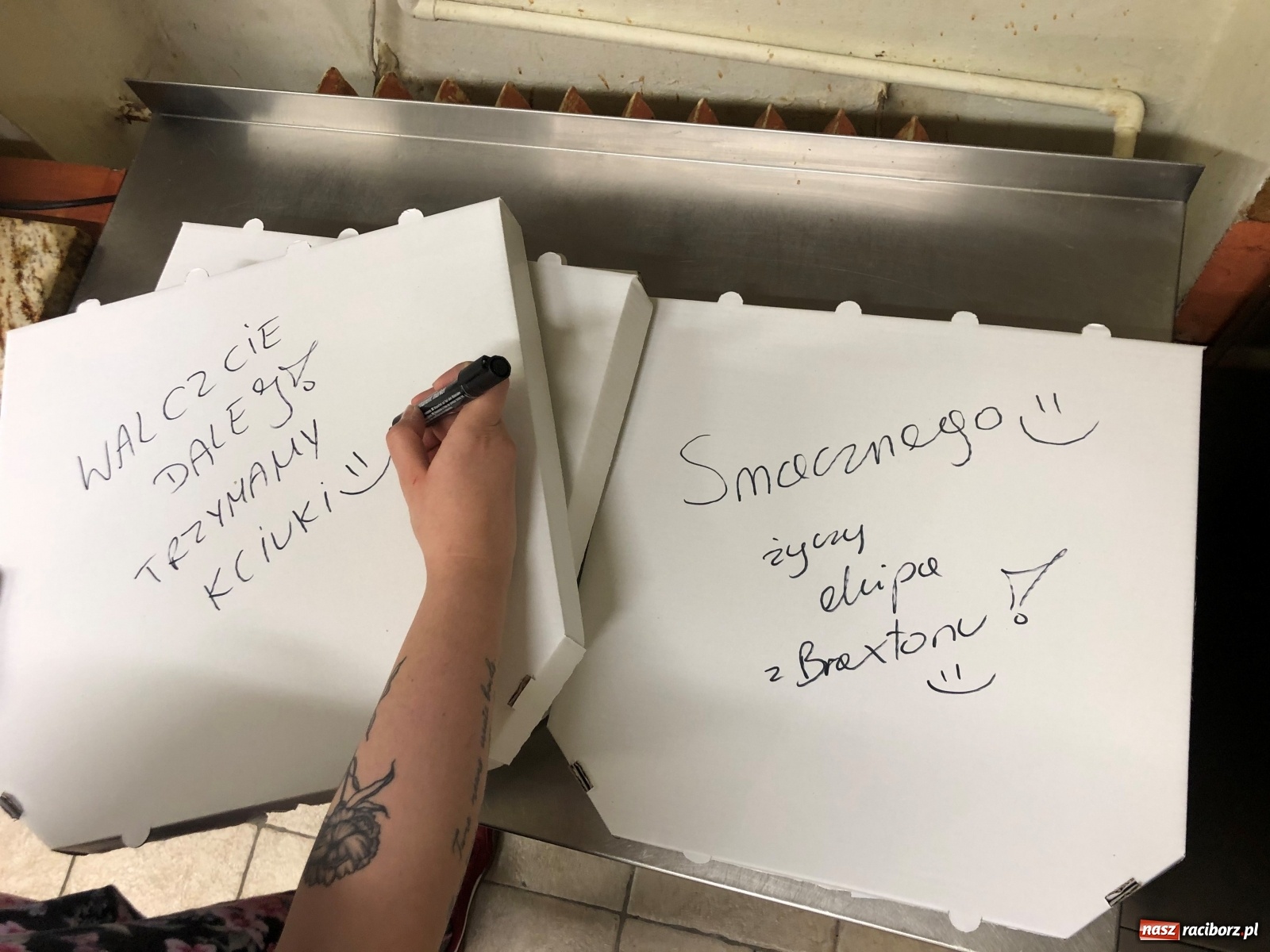 Zdjęcie w galerii na portalu naszraciborz.pl: Raciborscy restauratorzy z pomocą służbie zdrowia wiadomości z regionu