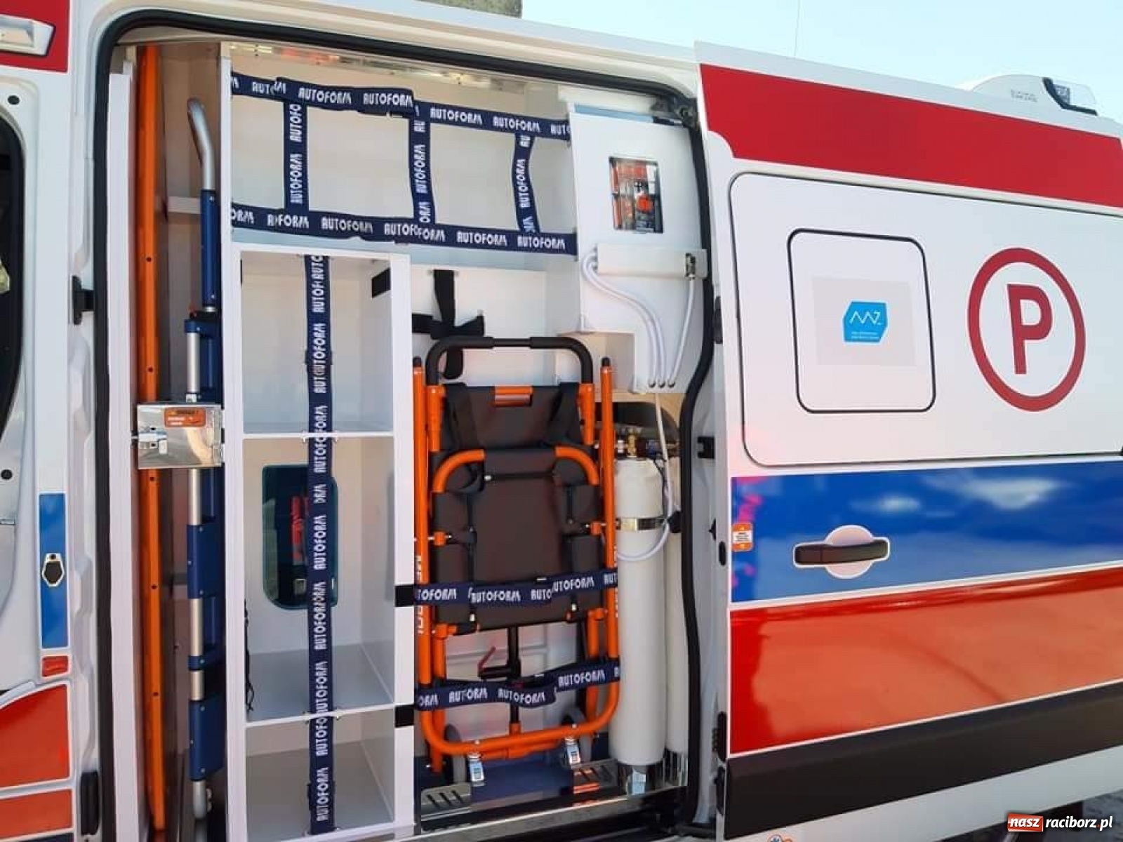 Zdjęcie w galerii na portalu naszraciborz.pl: Szpital w Raciborzu odebrał nową karetkę  wiadomości z regionu