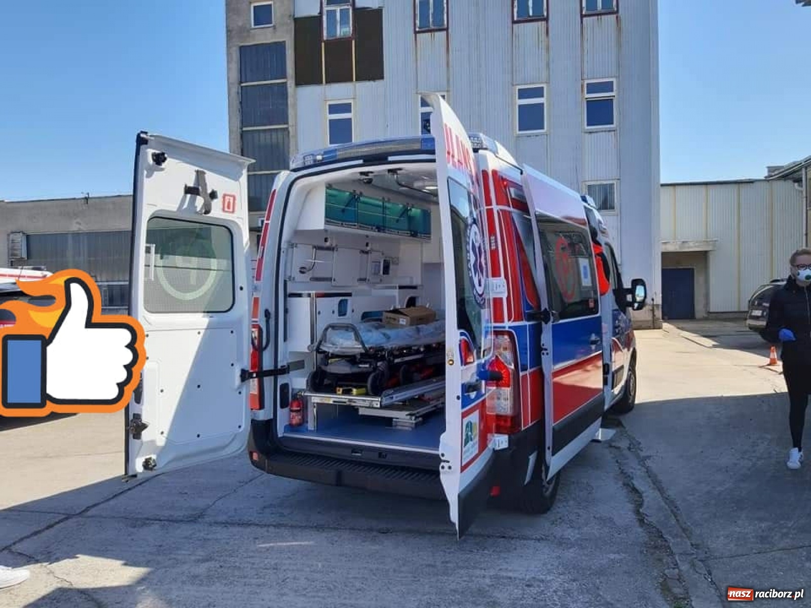 Zdjęcie w galerii na portalu naszraciborz.pl: Szpital w Raciborzu odebrał nową karetkę  wiadomości z regionu