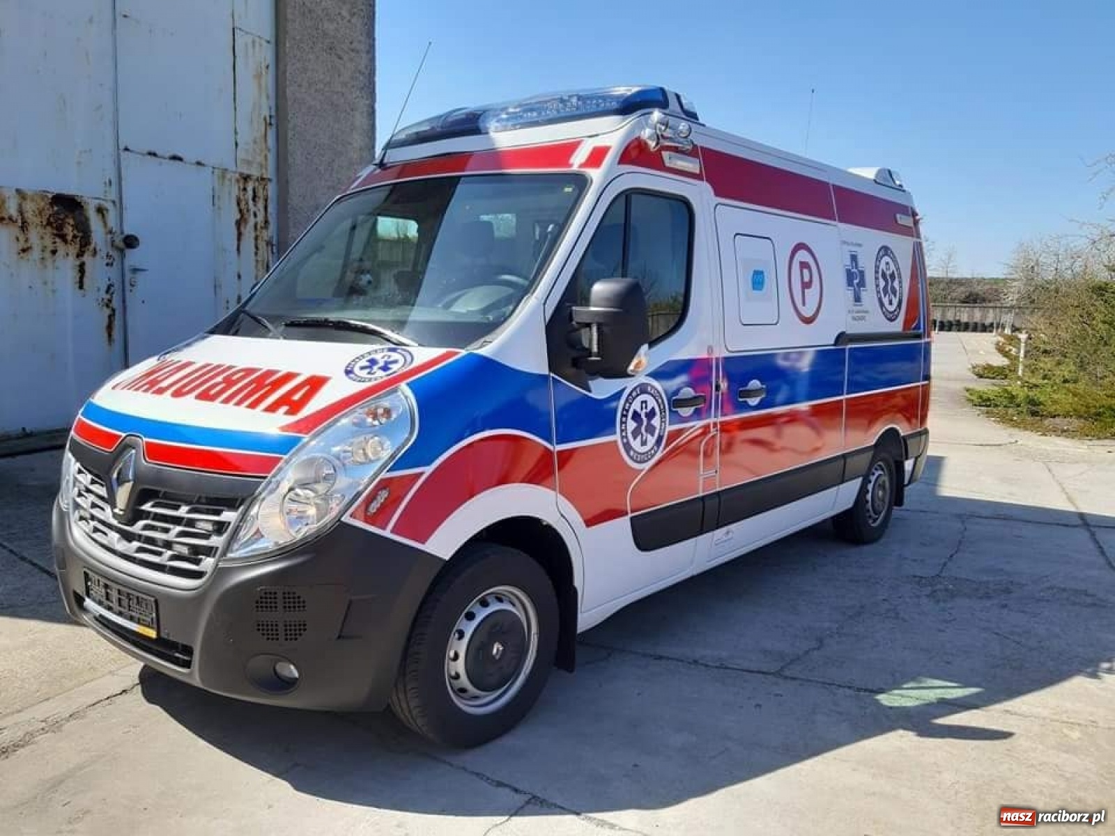 Zdjęcie w galerii na portalu naszraciborz.pl: Szpital w Raciborzu odebrał nową karetkę  wiadomości z regionu
