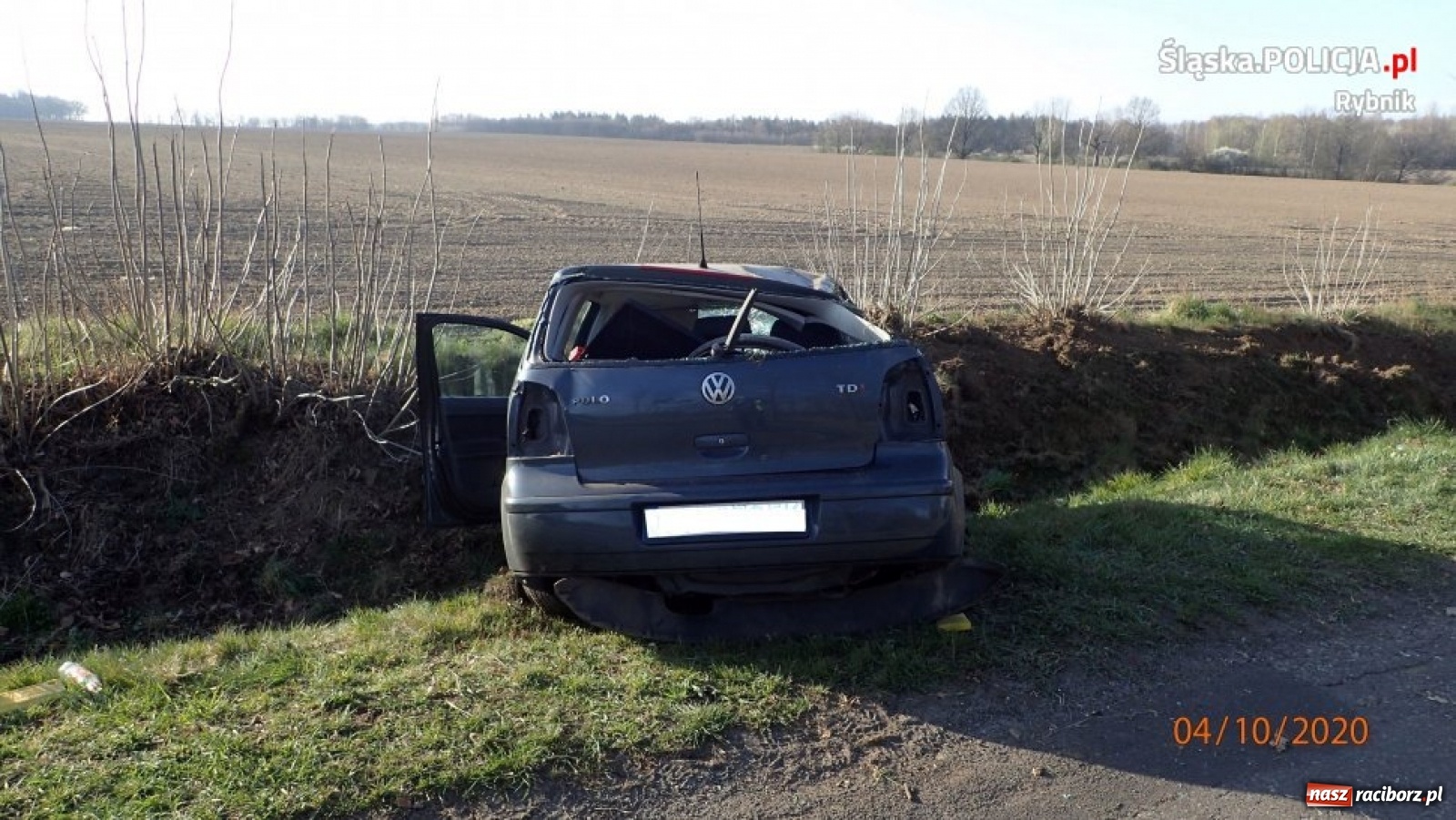 Zdjęcie w galerii na portalu naszraciborz.pl: Pijany wjechał do rowu. Pił podczas jazdy! [FOTO] wiadomości z regionu