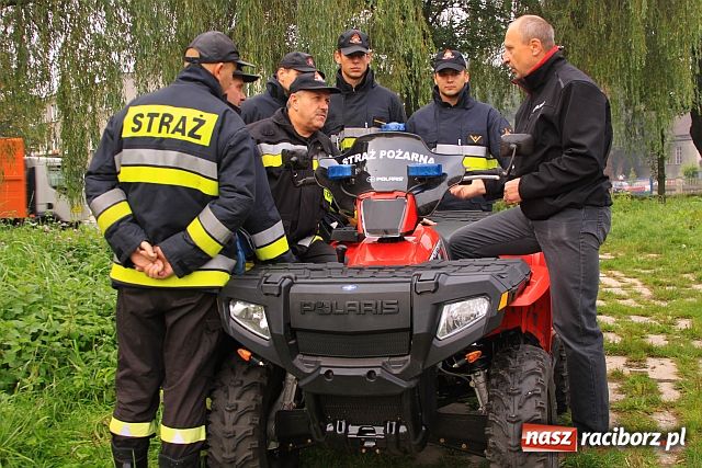 Zdjęcie w galerii na portalu naszraciborz.pl: Strażacy testowali quad  wiadomości z regionu