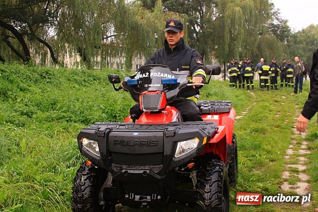 Zdjęcie w galerii na portalu naszraciborz.pl: Strażacy testowali quad  wiadomości z regionu
