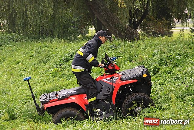 Zdjęcie w galerii na portalu naszraciborz.pl: Strażacy testowali quad  wiadomości z regionu